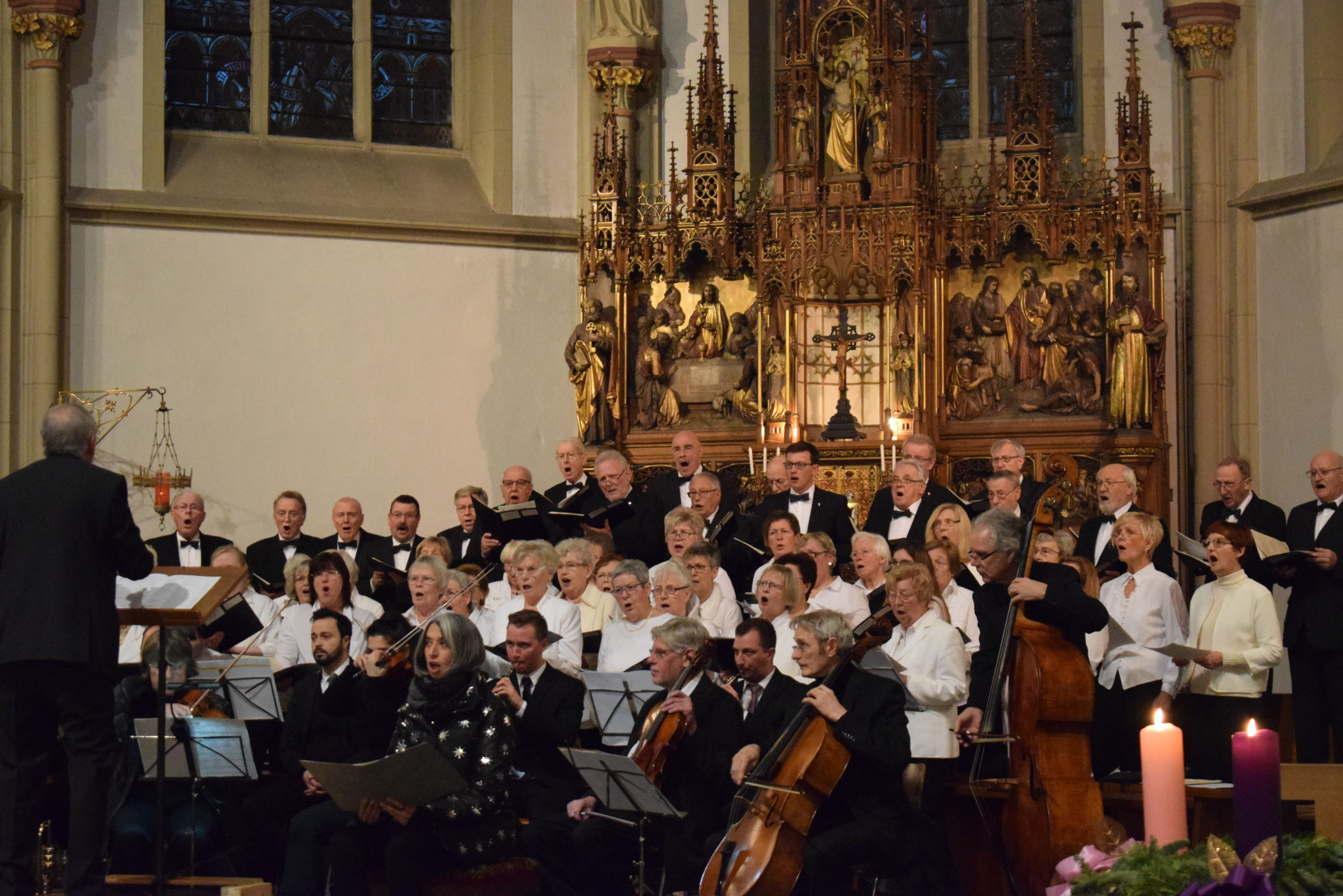 Chor und Orchester - Foto Damir Elezi - Hertener Allgemeine