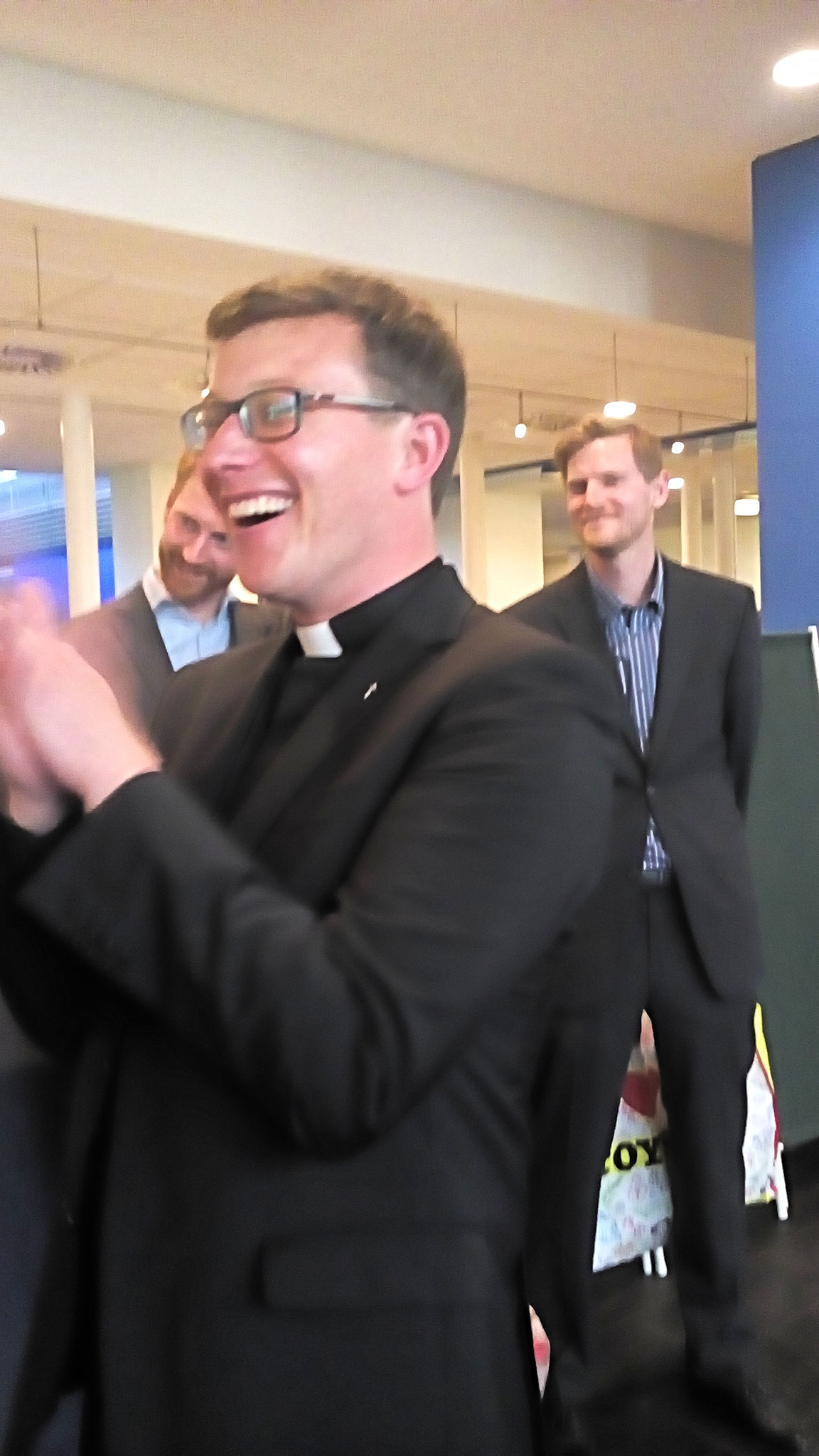 Niklas Belting freut sich über die Teilnahme der Sangesschwestern und Brüder anlässlich seiner Priesterweihe - Foto:privat