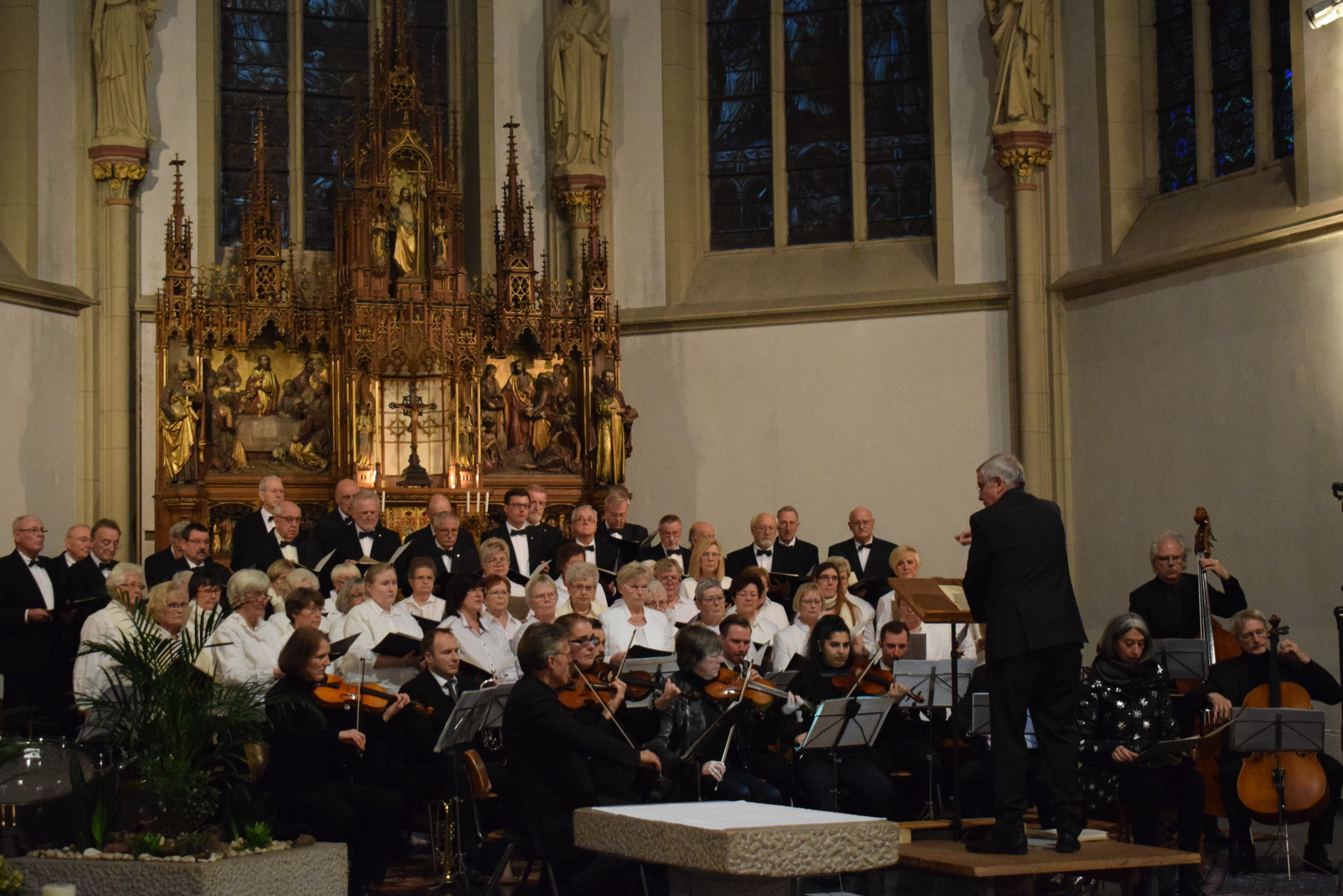 Chor und Orchester - Foto Damir Elezi - Hertener Allgemeine