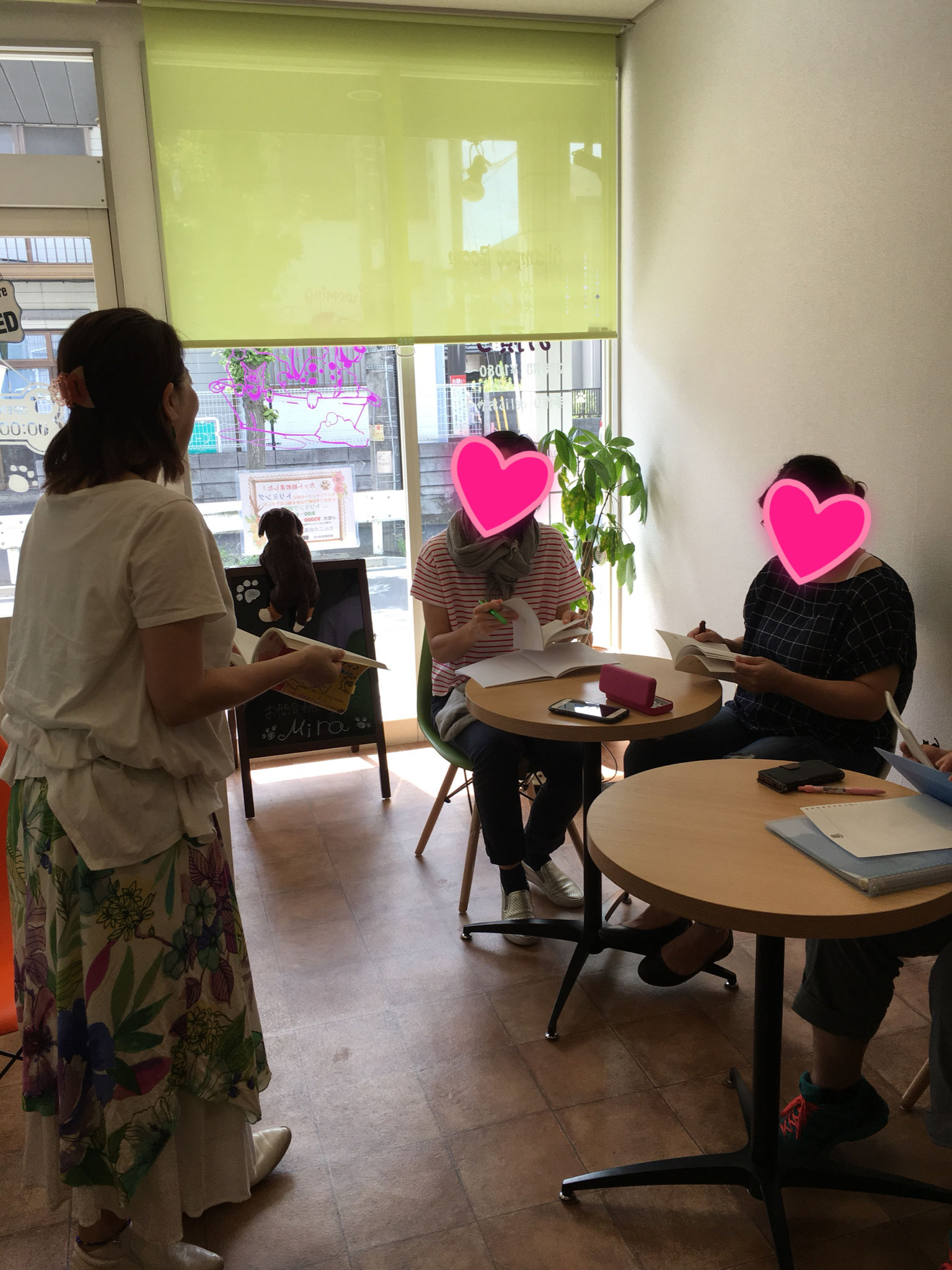 お勉強風景 少人数でラフな感じ