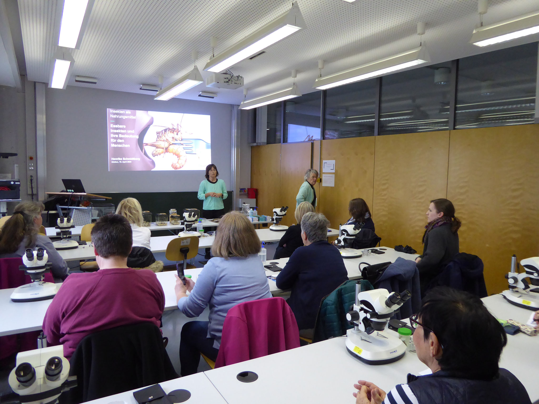 Seminar über Insekten an der JLU in Gießen; (c) LFV Hessen