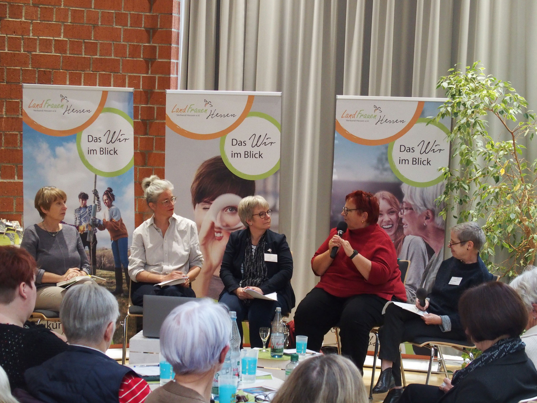 Frauen.Land.Hessen - Podiumsdiskussion DIE SOZIALEN FRAGEN mit Dr. Evke Rulffes und Elke Ferner; (C) LFV Hessen