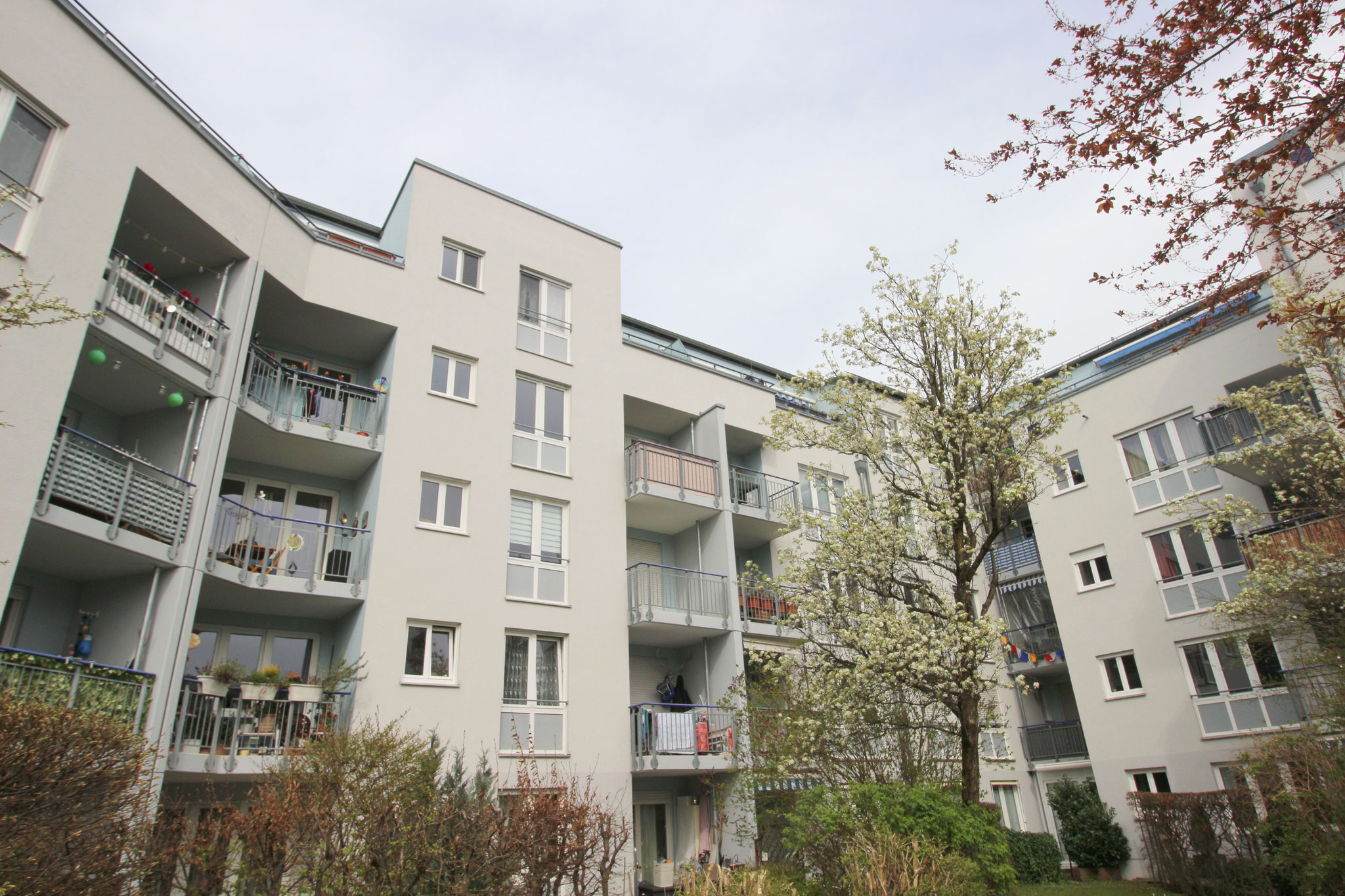 Sofort frei! Kompakte 2-Zimmer Wohnung mit schönem Süd-Balkon - Erbpacht - Bogenhausen