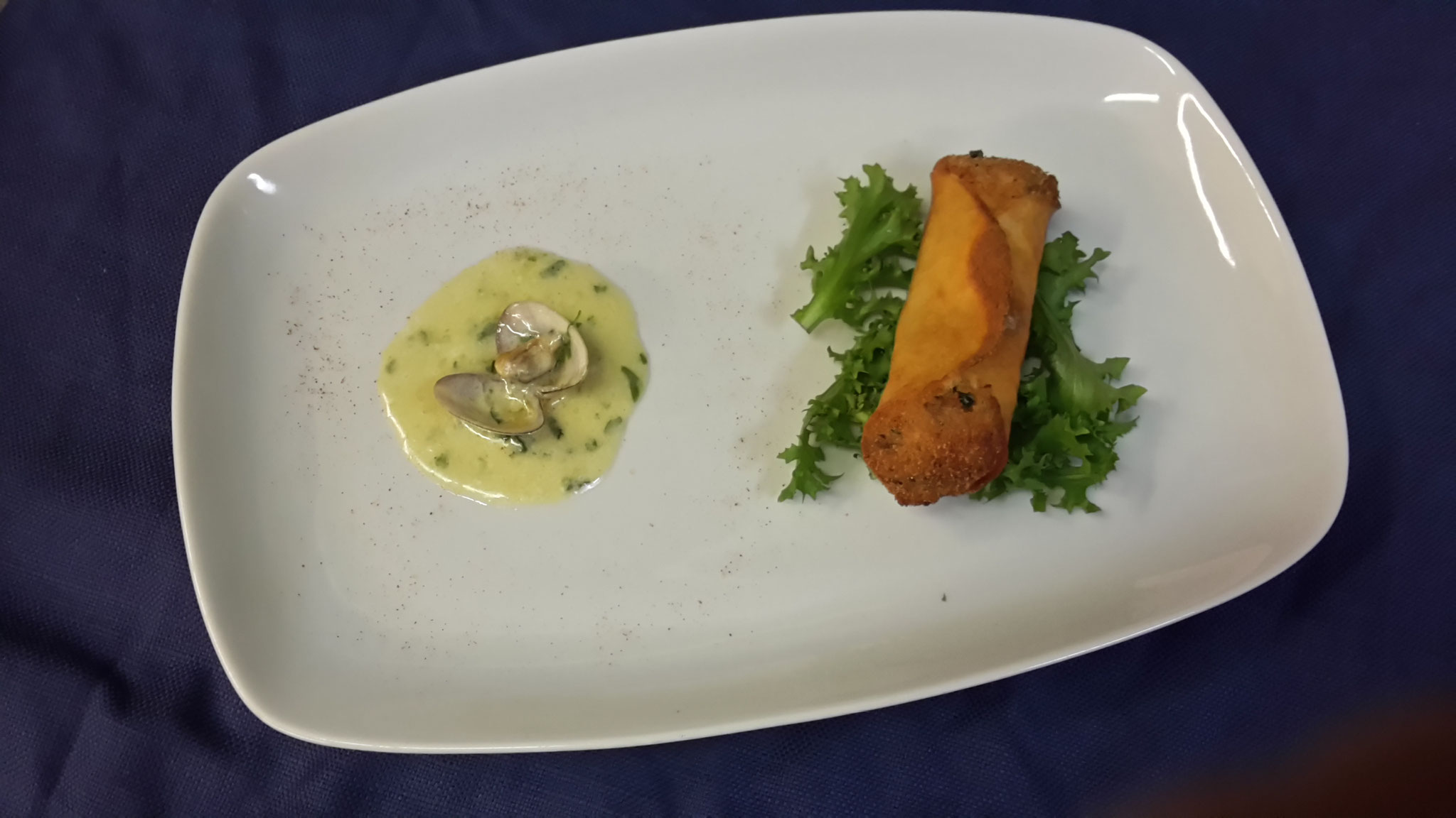 Cannolo con ricotta,salmone e frutta secca