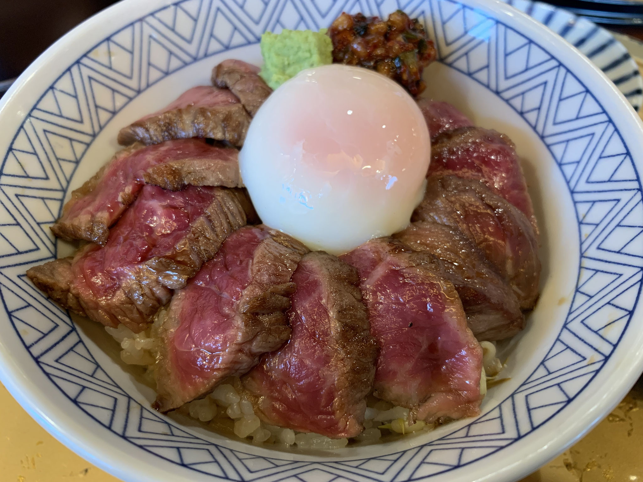 Hanabishi（門前町あか牛丼）