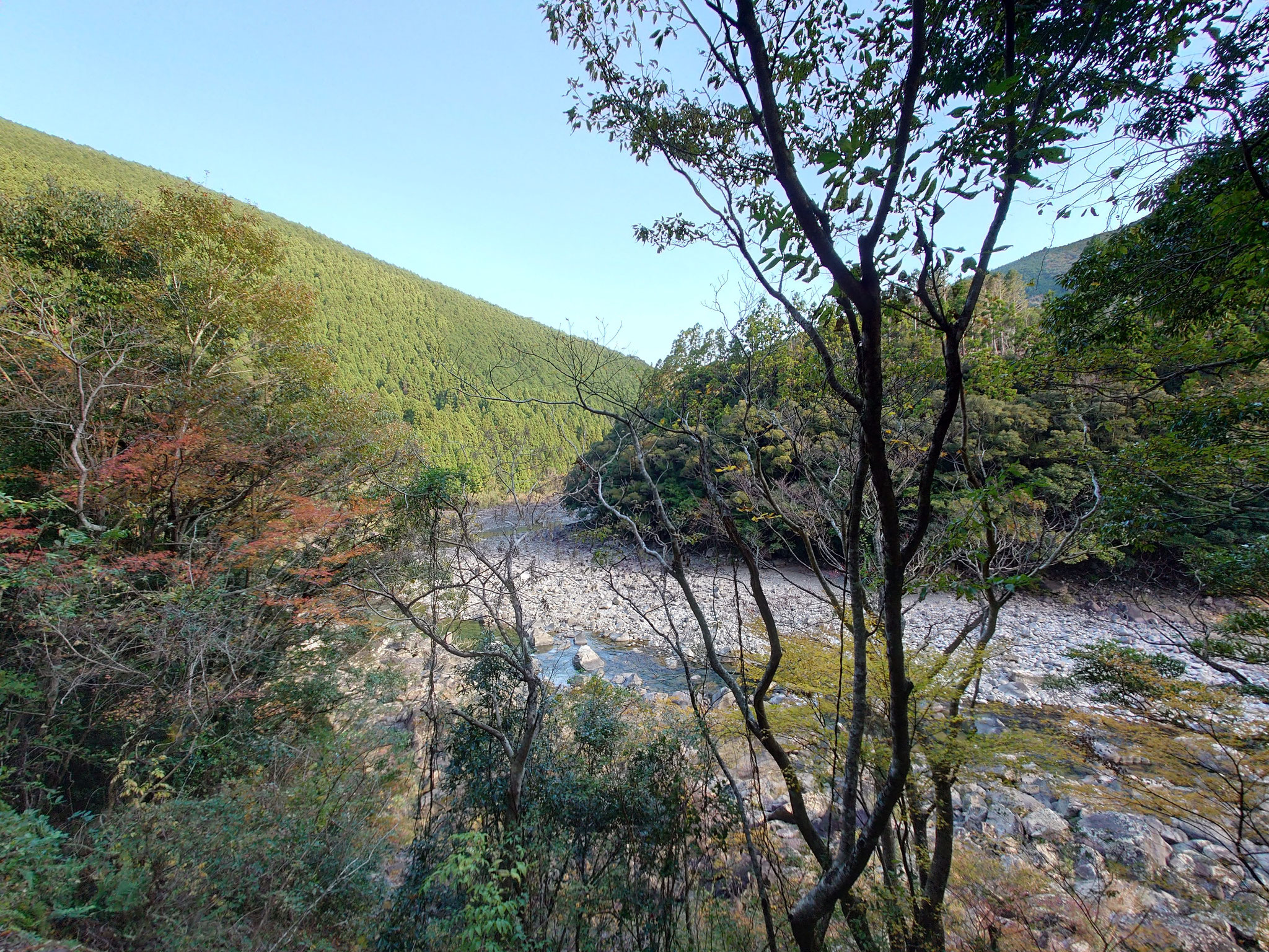 島石ピクニック広場で川遊び