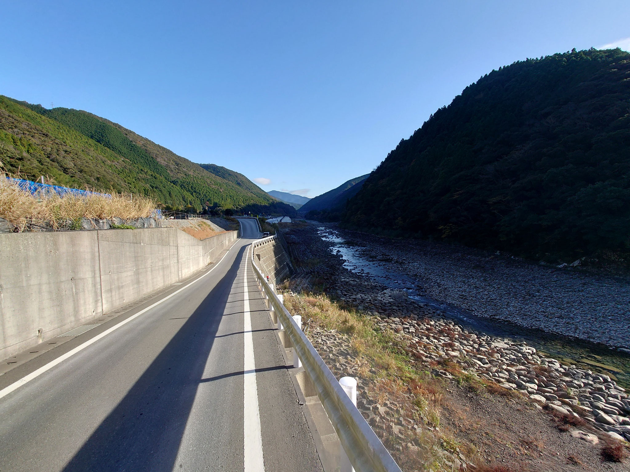 島石ピクニック広場で川遊び