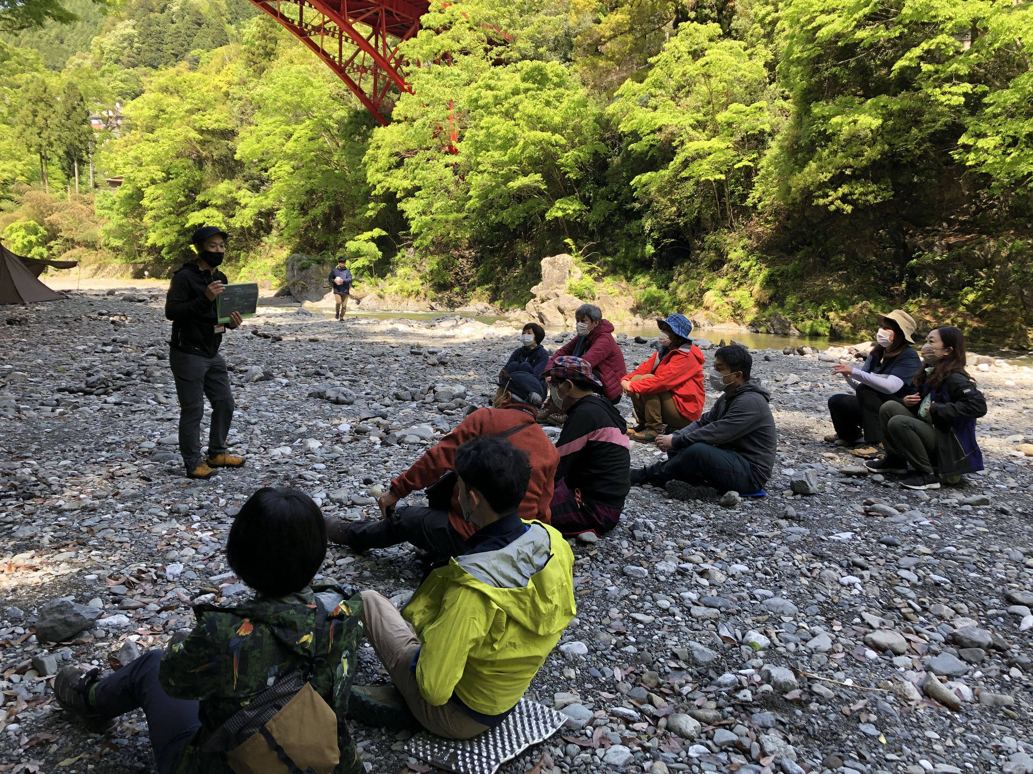 張る際の注意点やコツなどお伝えします