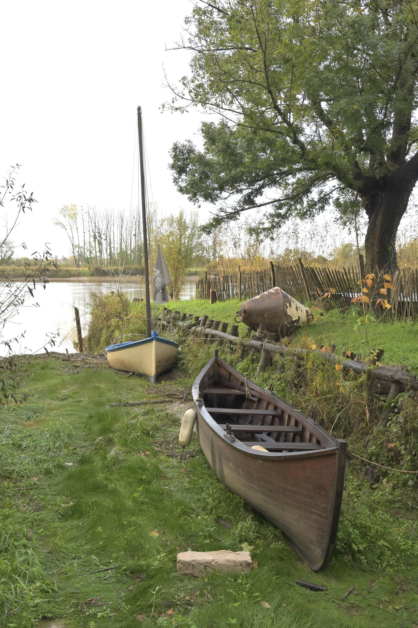 Un lotca, bateau roumain caractéristique du delta du Danube