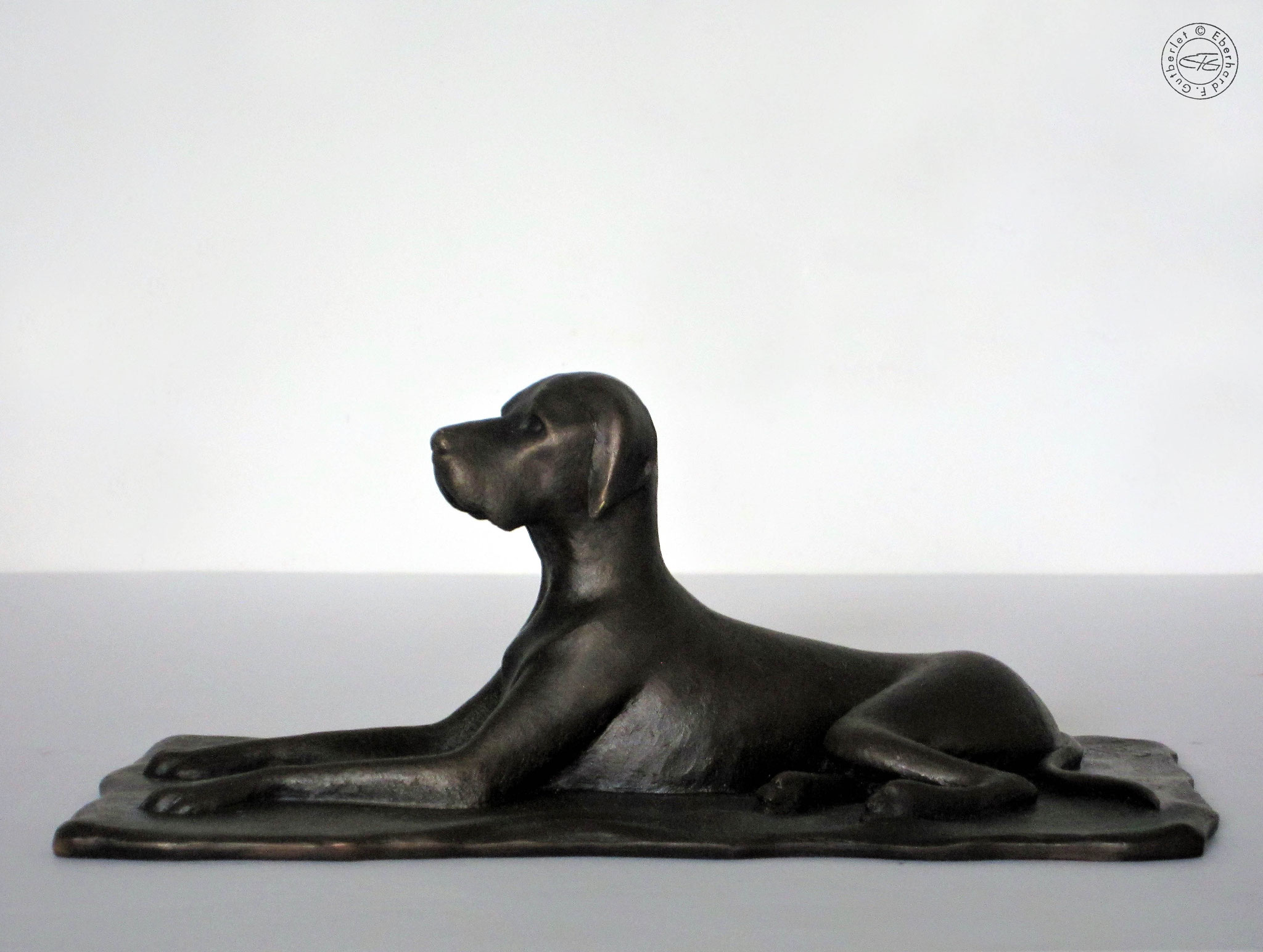 Liegender Hund - Bronze, Länge 22 cm, 2017