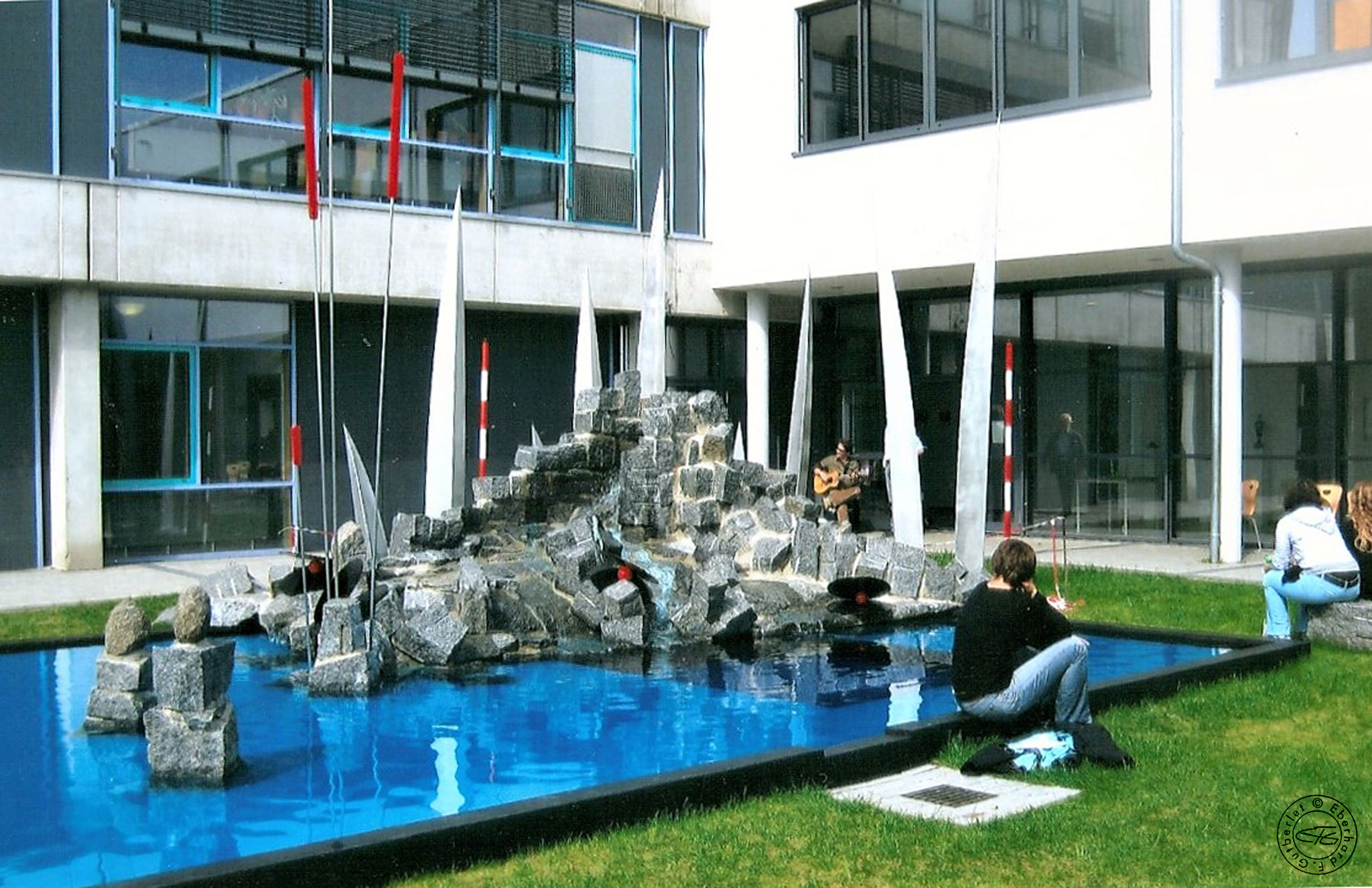 Hot Spot - Brunnen in der Carl-von-Weinberg-Schule, Frankfurt am Main, 2010