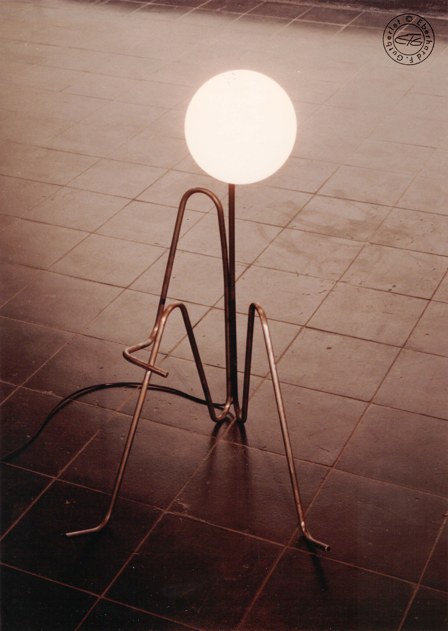 Lightman sitzend - Stahl/Glas, Höhe 90 cm, 1989