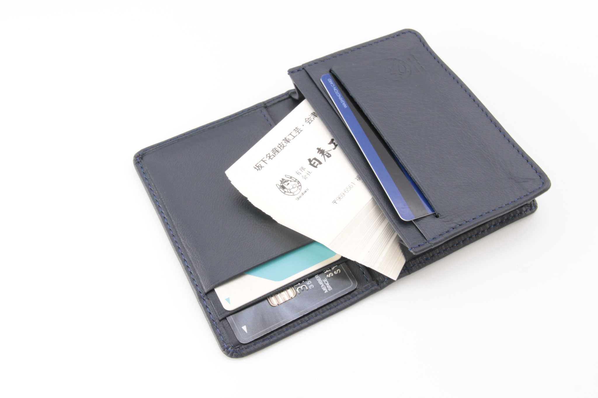 名刺がたっぷり入る