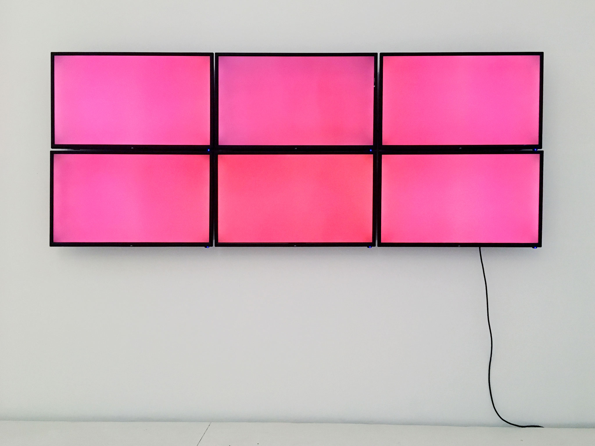 Daniel Schörnig  REFLEXION II  2021  |  6 monitors  wall installation  video  145 min