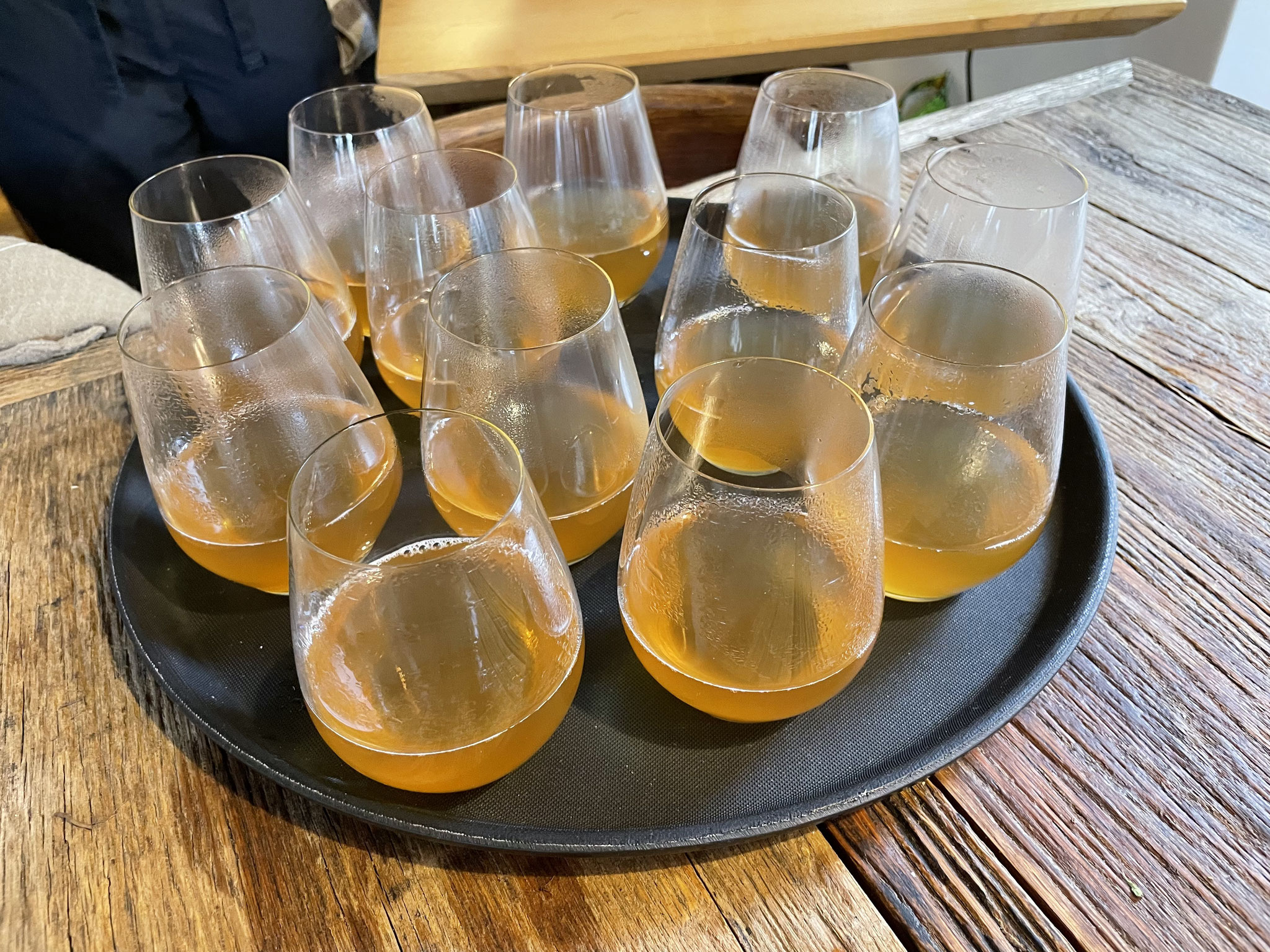 jus de pomme chaud à la benoite urbaine