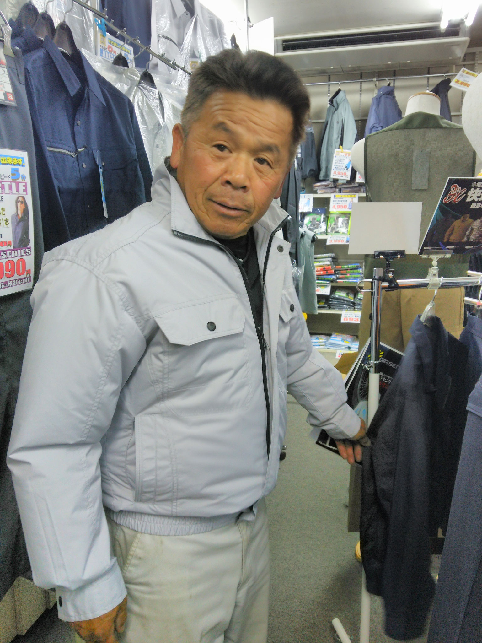 福山市加茂町　吉岡造園　吉岡社長　様　鳳皇のV733302空調服を、ご購入頂きました。