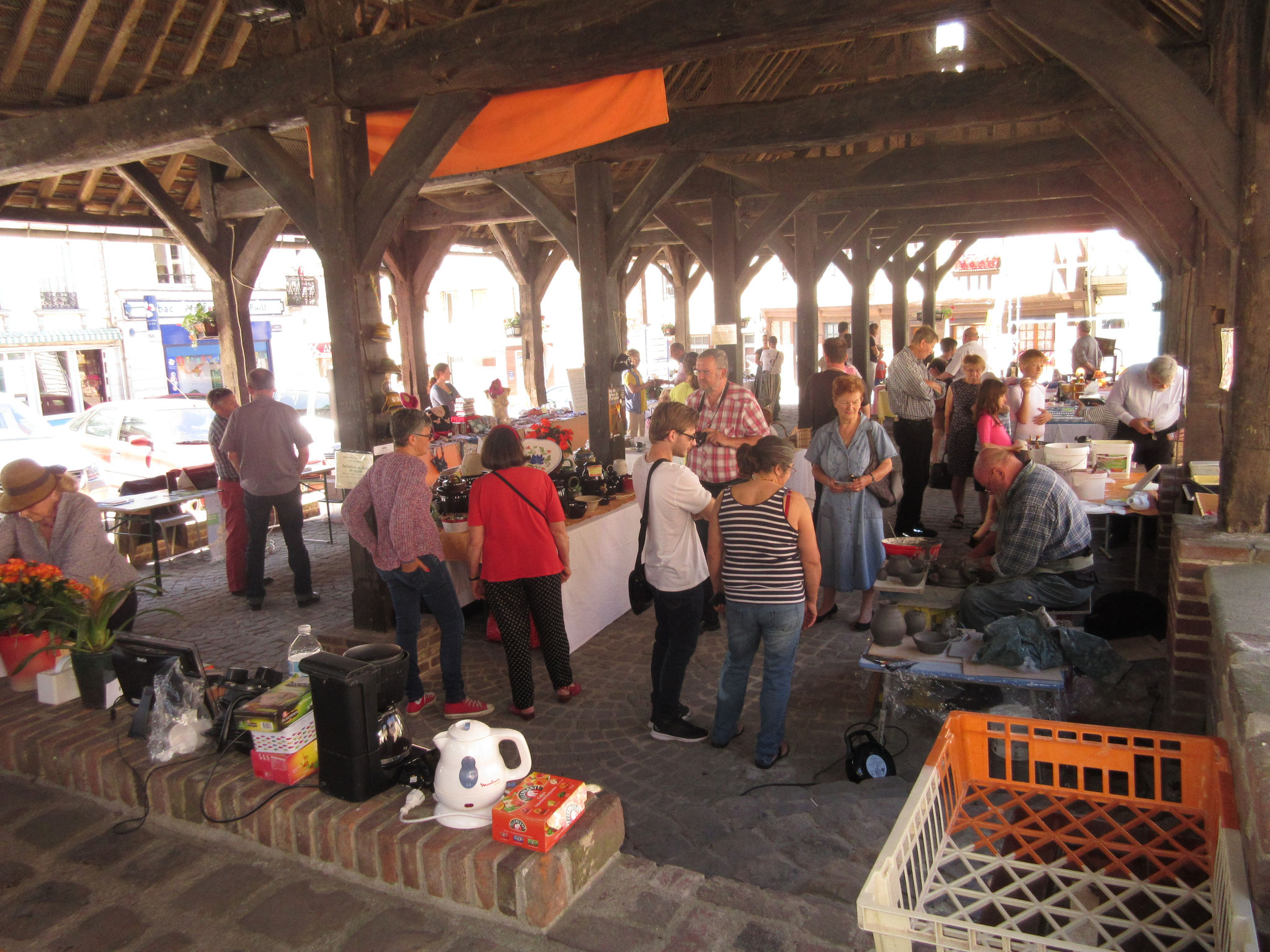 Marché sous la halle de Gaillefontaine