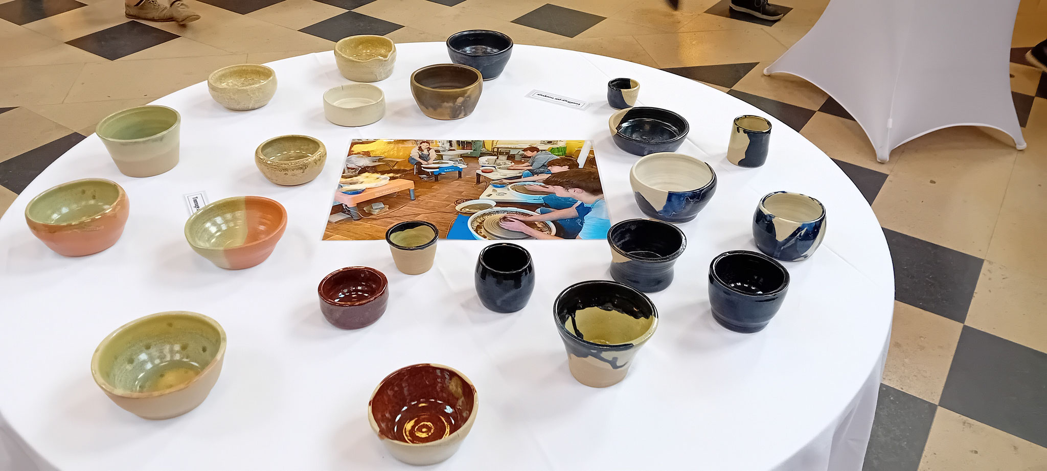 Exposition des travaux des élèves de Charlotte Massol, réalisés à l'atelier Terre de Bray en 2025