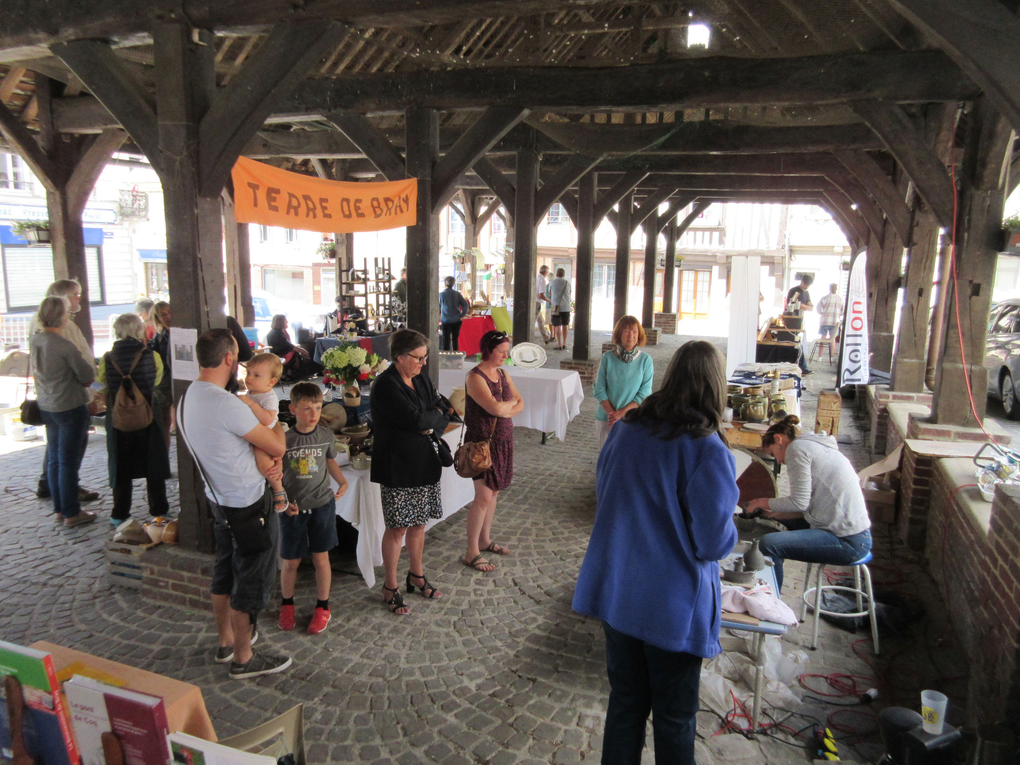 Marché sous la halle de Gaillefontaine 2022