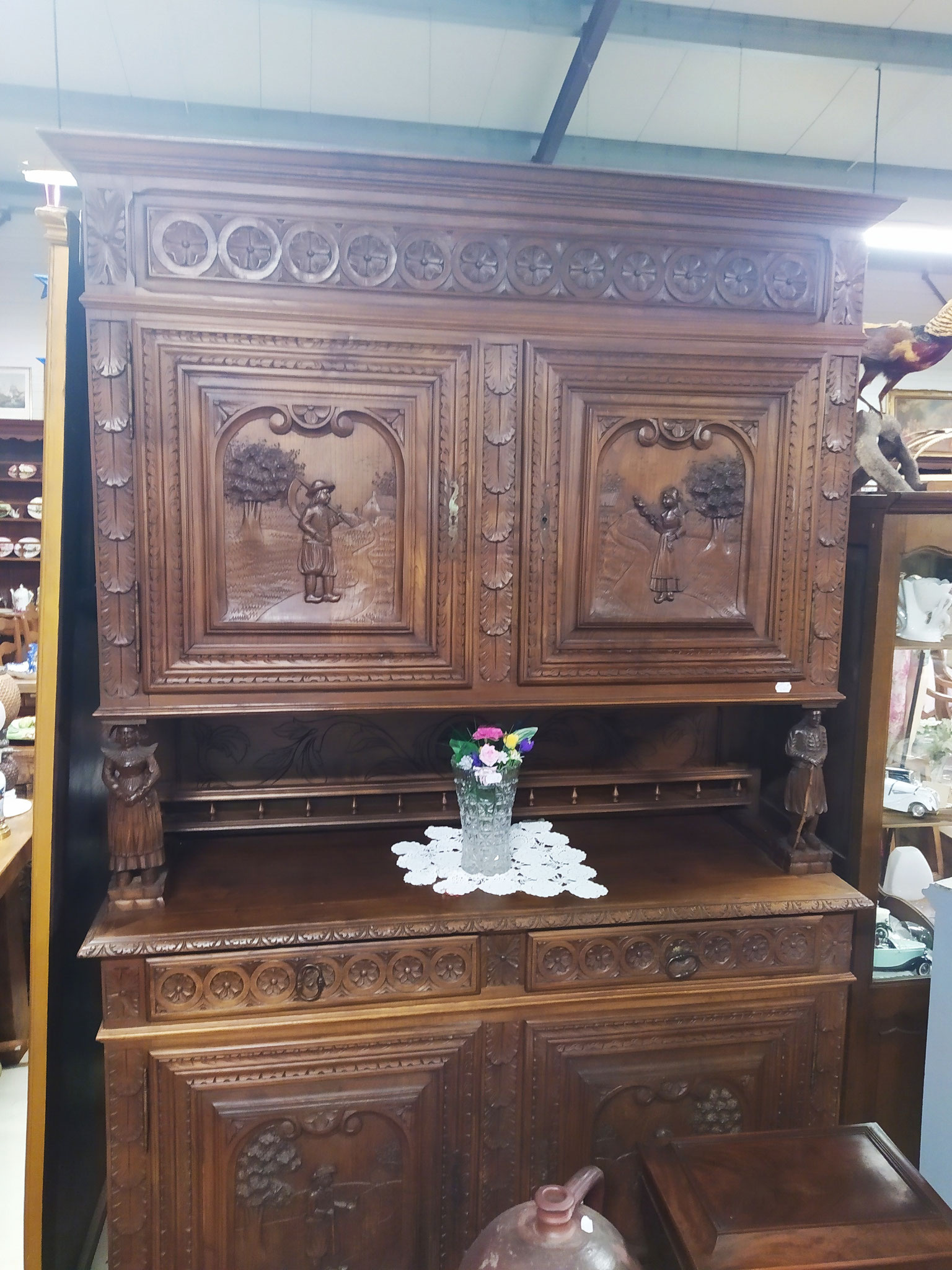 Ancien buffet 2 corps sculpté breton 