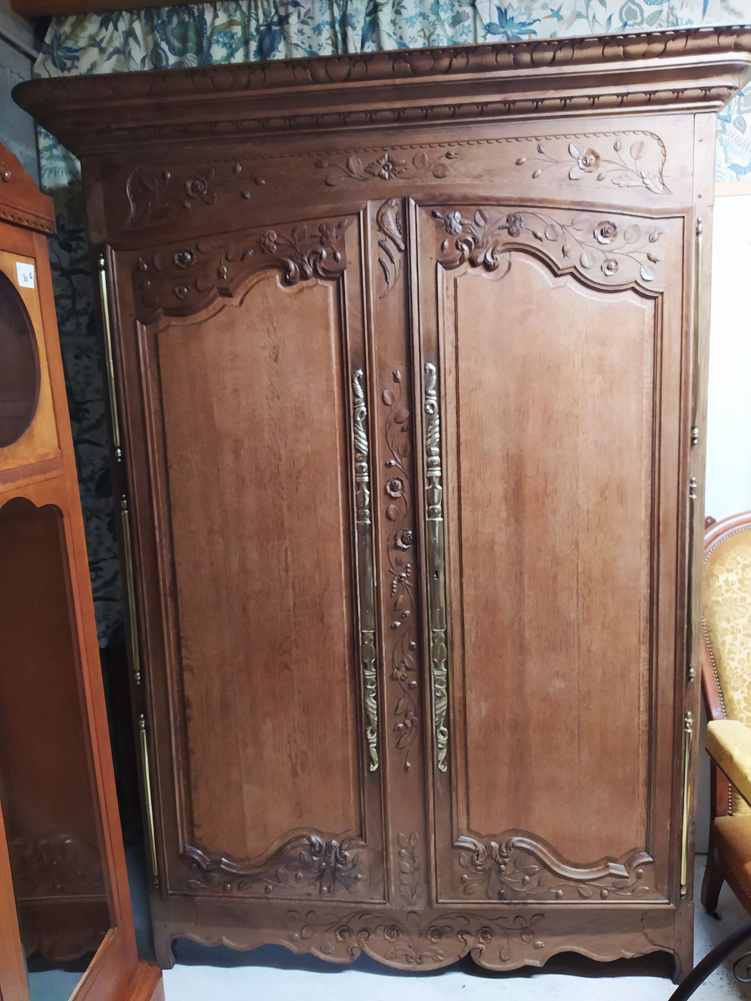 Ancienne armoire Normande en chêne lg 1m73 pf 62 cm ht 2m26
