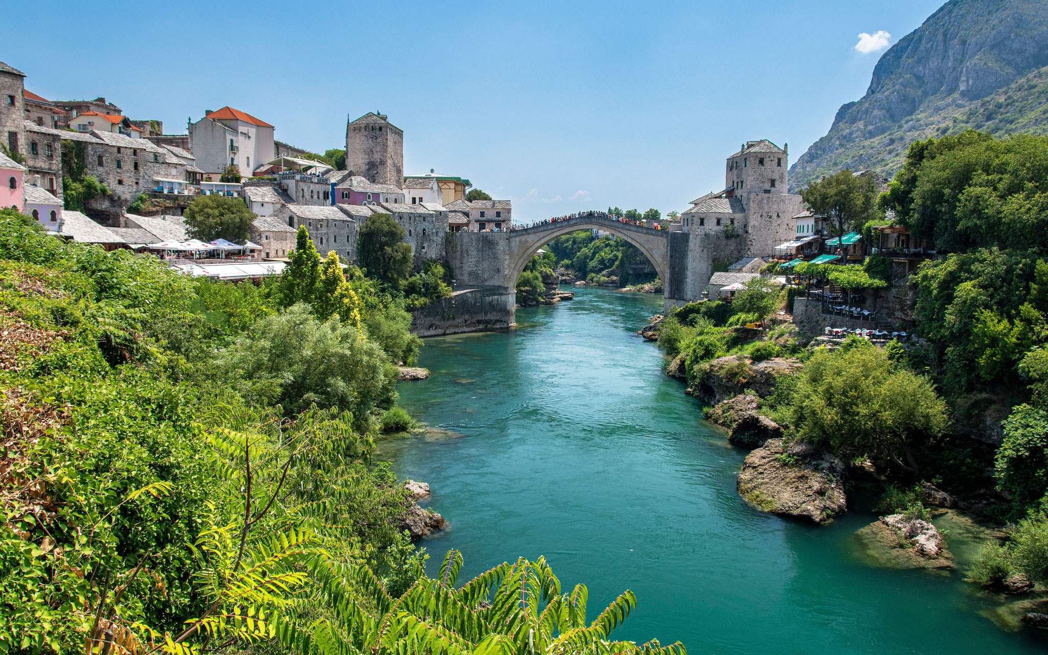 Das Wahrzeichen von Mostar ist die osmanische Brücke Stari Most, nach der auch die Stadt  benannt wurde (Mostar=Brückenwächter). Foto: pixelRaw / PIXABAY