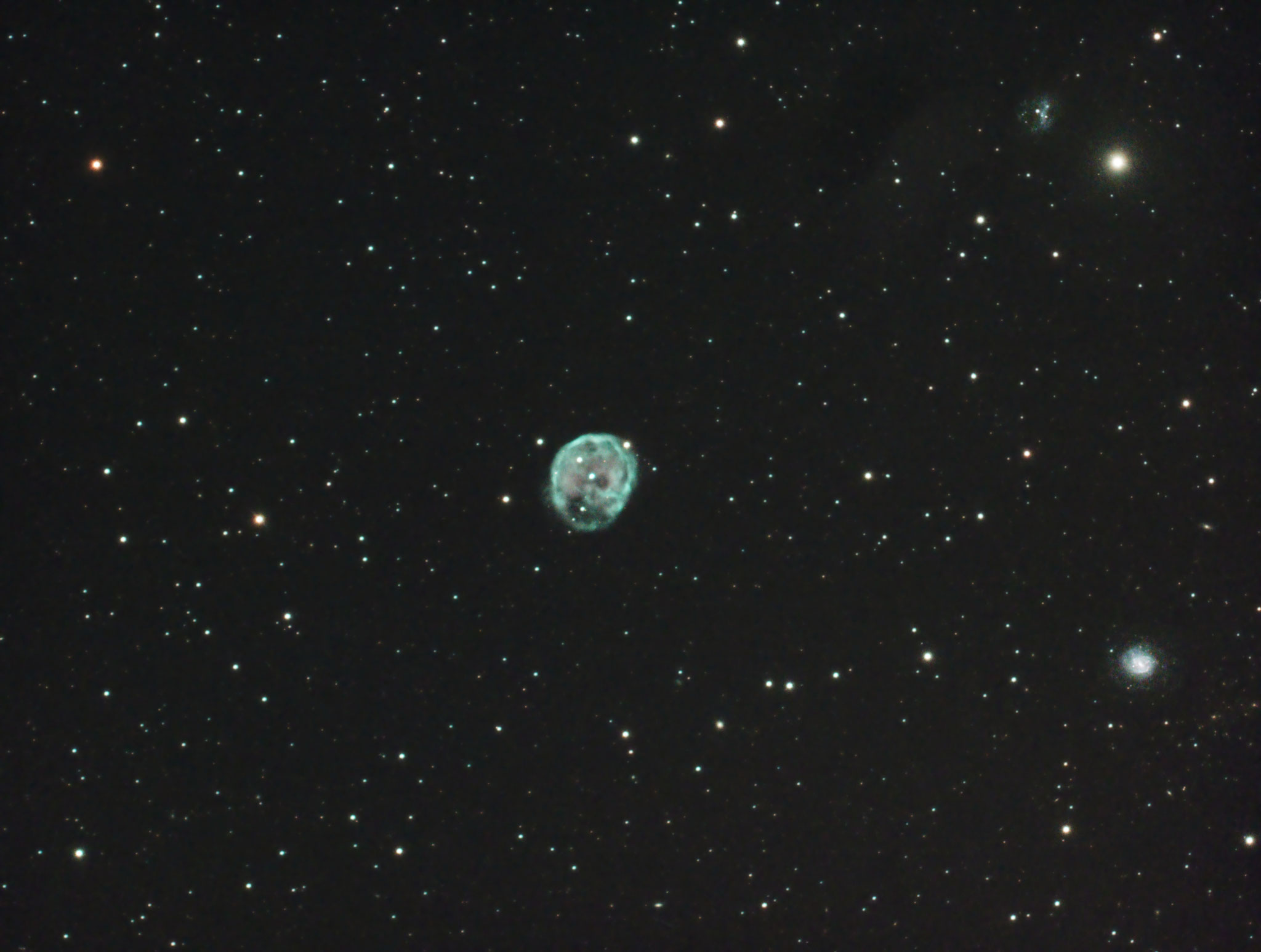 NGC246 mit Umgebung