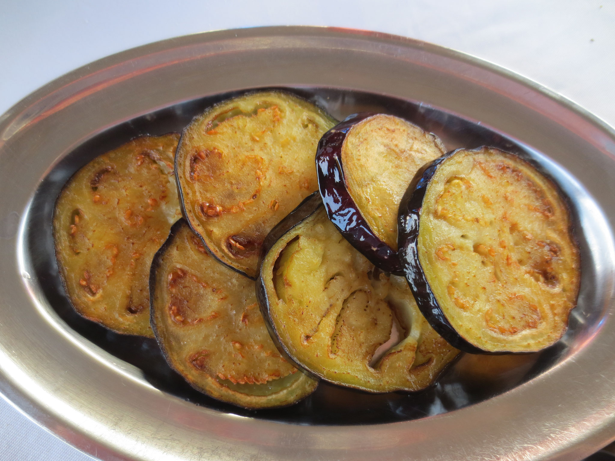 Kiotari Coast (Südosten der Insel): La Strada Greek Tavern (im Bild Grilled Aubergines)