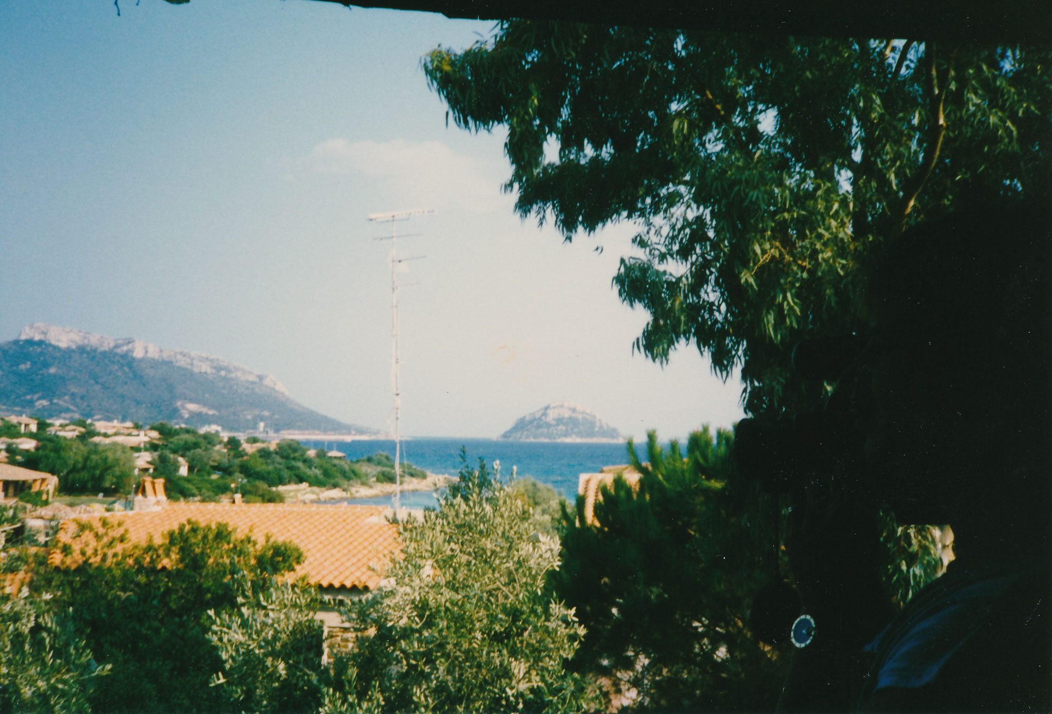 Hotel Resort & Spa Baia Caddinas Golfo Aranci (Bucht am Rande der Costa Smeralda): Ausblick vom Bungalow Richtung Küste