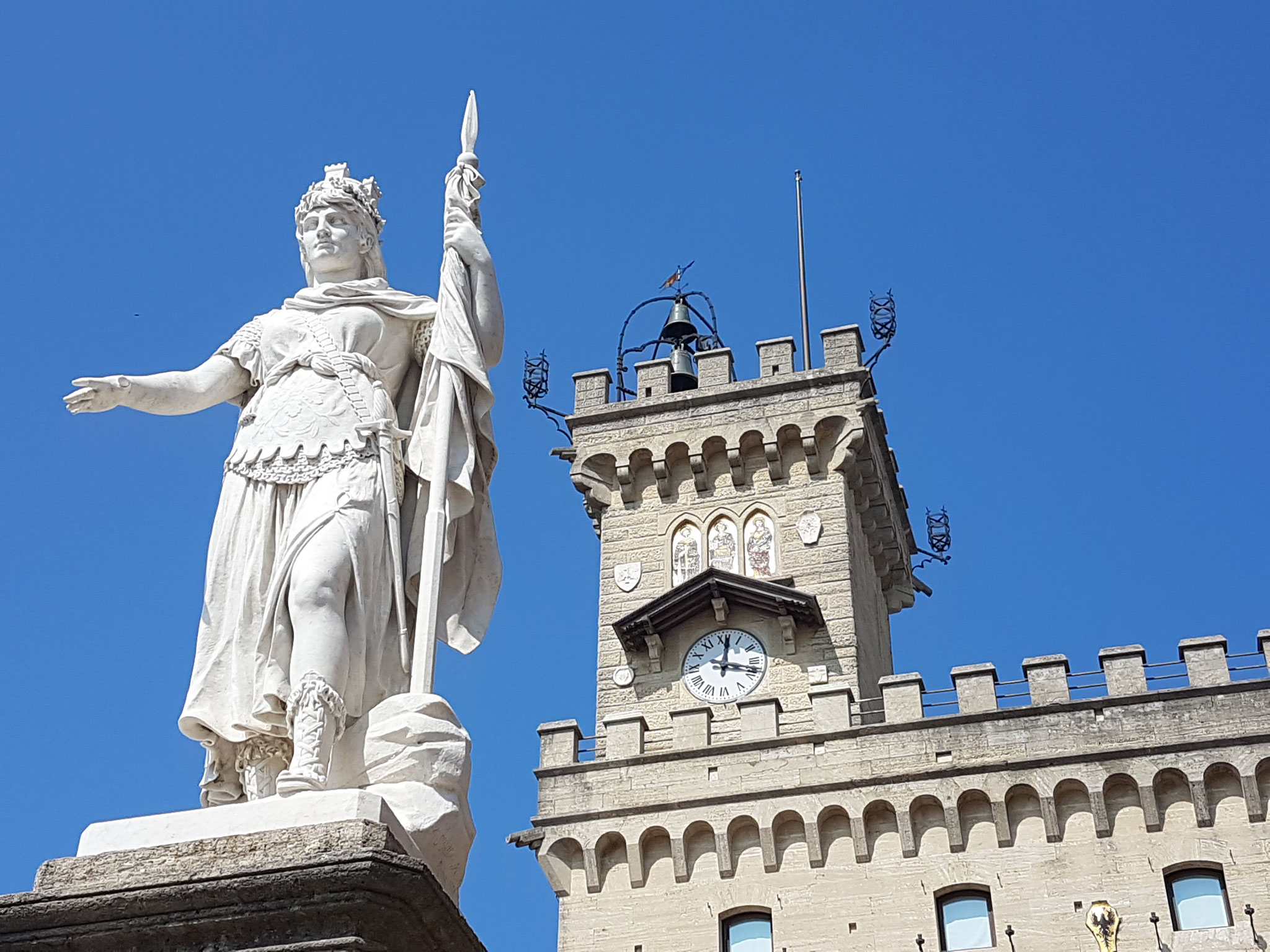 Città di San Marino ist die Hauptstadt der Republik San Marino. Sie liegt auf dem Berg Titano. Der Legende nach wurde die Stadt 301 vom Heiligen Marinus gegründet. Die drei Wehrtürme auf dem Monte Titano sind Wahrzeichen von Stadt und Republik San Marino