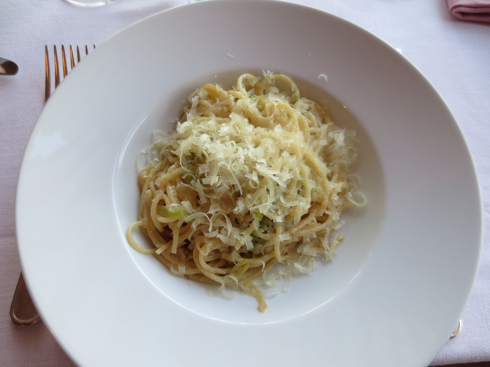 Abendessen im  "Ristorante Casinò" in Gardone Riviera (im Bild: Pasta - Zitronen-Frühlingszwiebeln))