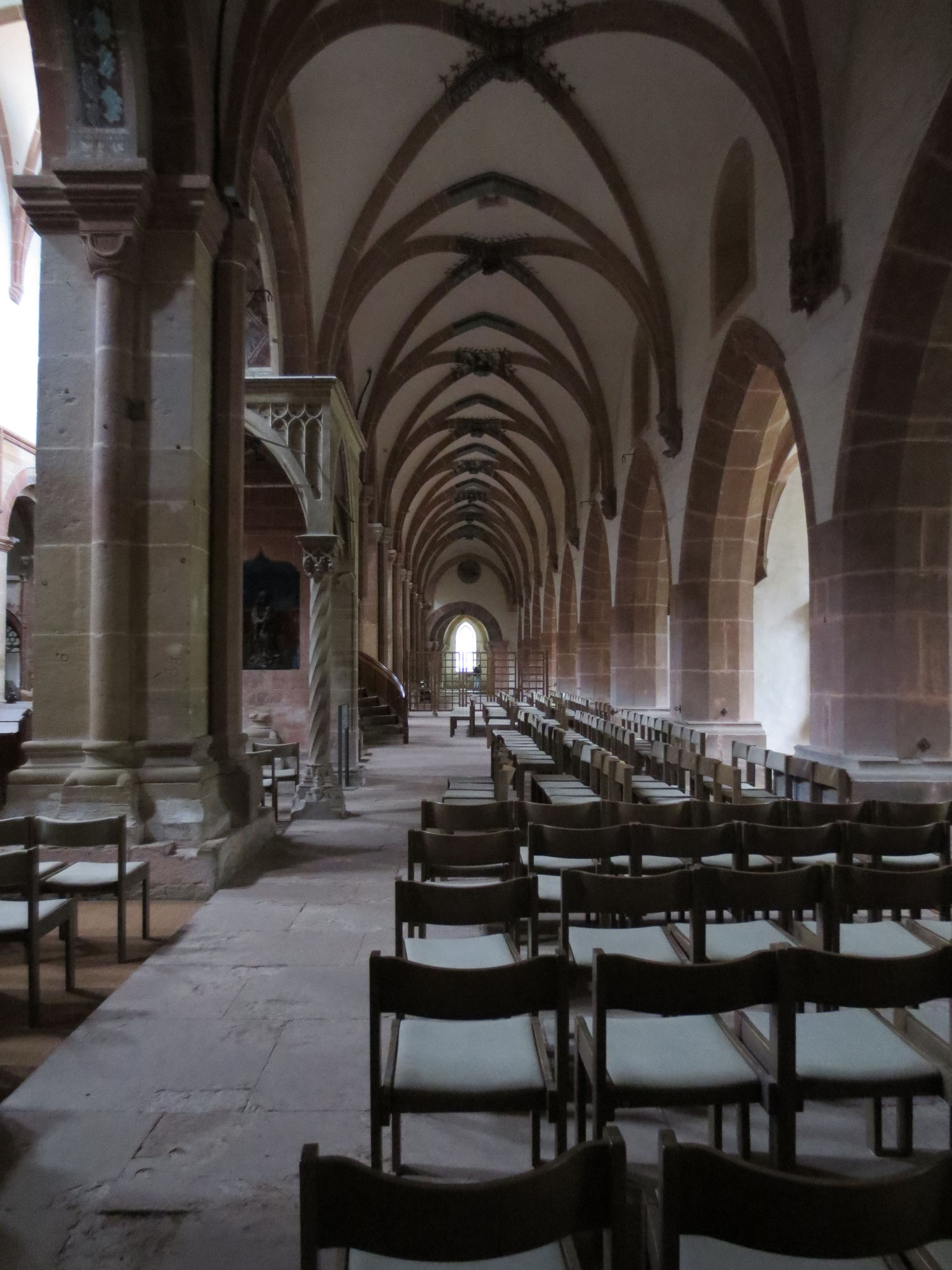 Besichtigung des Klosters Maulbronn, eine ehemalige Zisterzienserabtei in der Ortsmitte von Maulbronn 