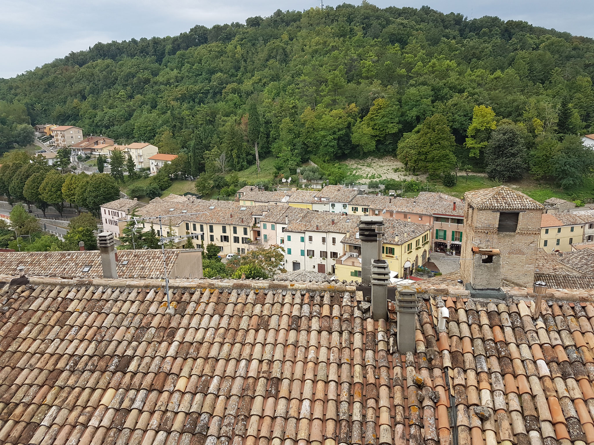 Montefiore Conca: Man bezeichnet die Ortschaft auch als die Hauptstadt des Mittelalters der Valleconca. Wenn es hier ein Monument gibt, was unübersehbar ist, dann ist es die mittelalterliche Rocca Malatestiana, die zw. 1300 u. 1377 dort erbaut wurde