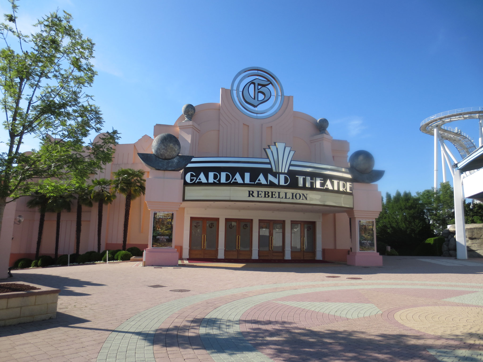Tagesaufenthalt im bekannten Freizeitpark "Gardaland" am Südostufer des Sees