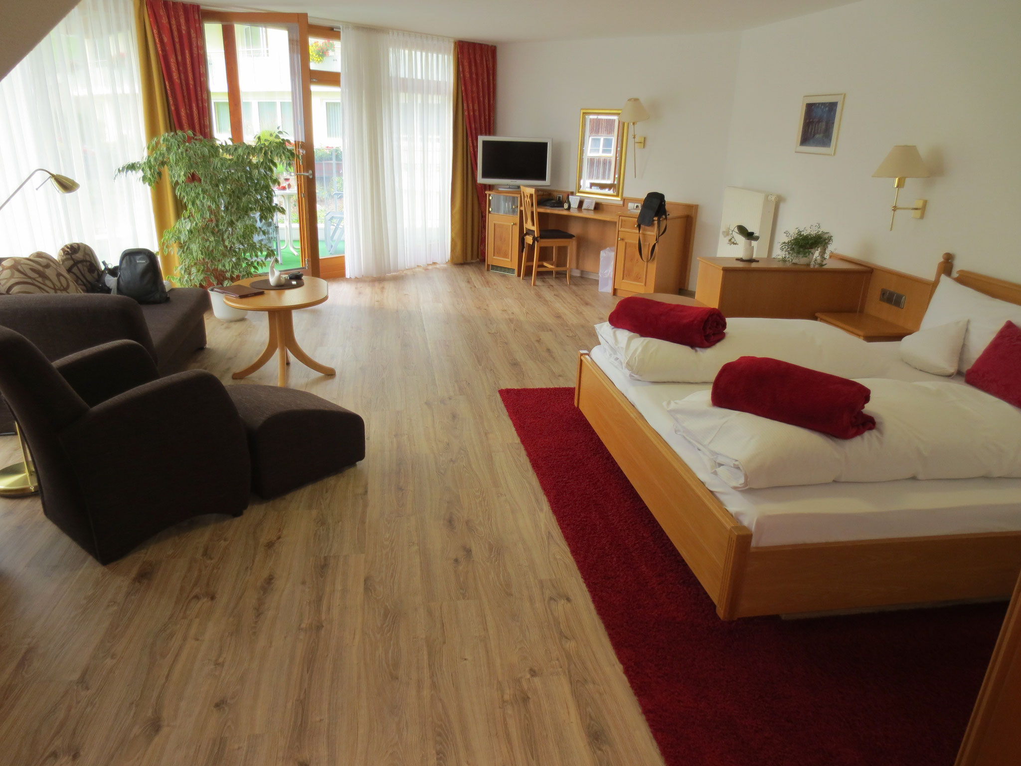 Naturparkhotel Adler, St. Roman, D-77709 Wolfach: Unsere Juniorsuite im Haus Sonnenbühl