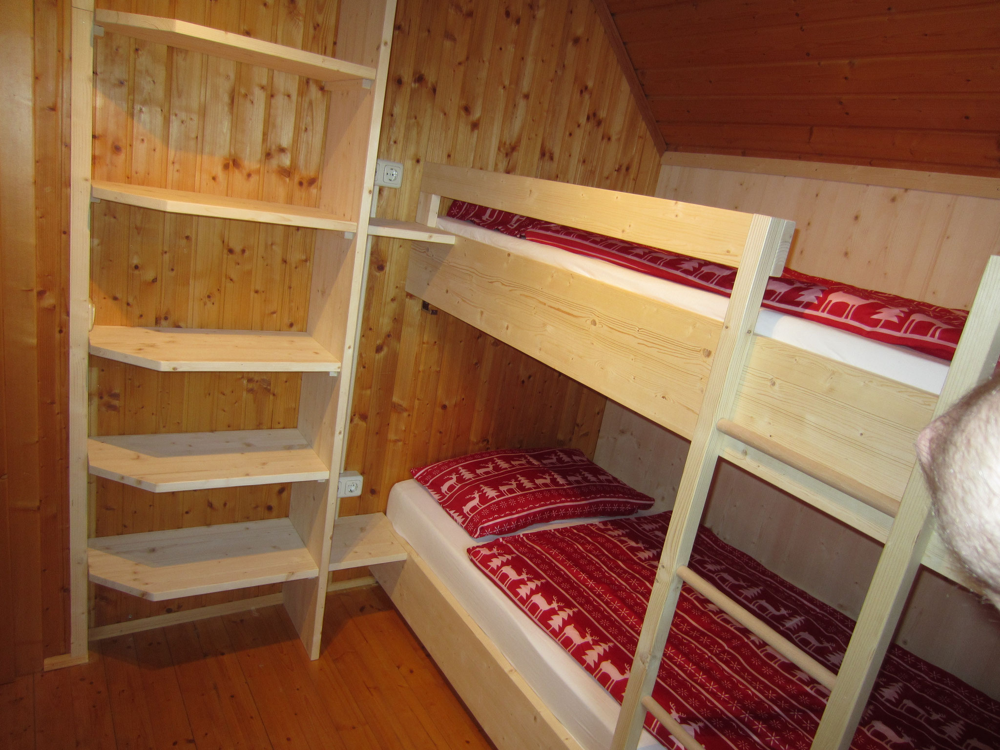 Zirbenwald Lodge - Stockbettzimmer für die Kinder direkt am Schlafzimmer "Kiefer"