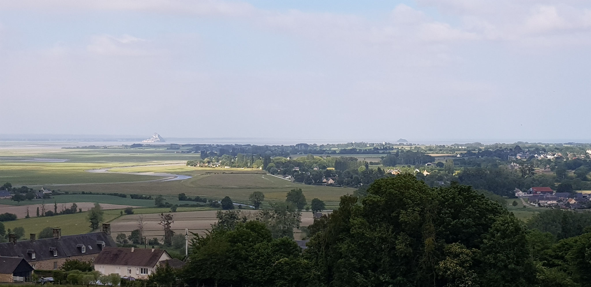 La baie vue du belvédère du jardin des plantes d'Avranches