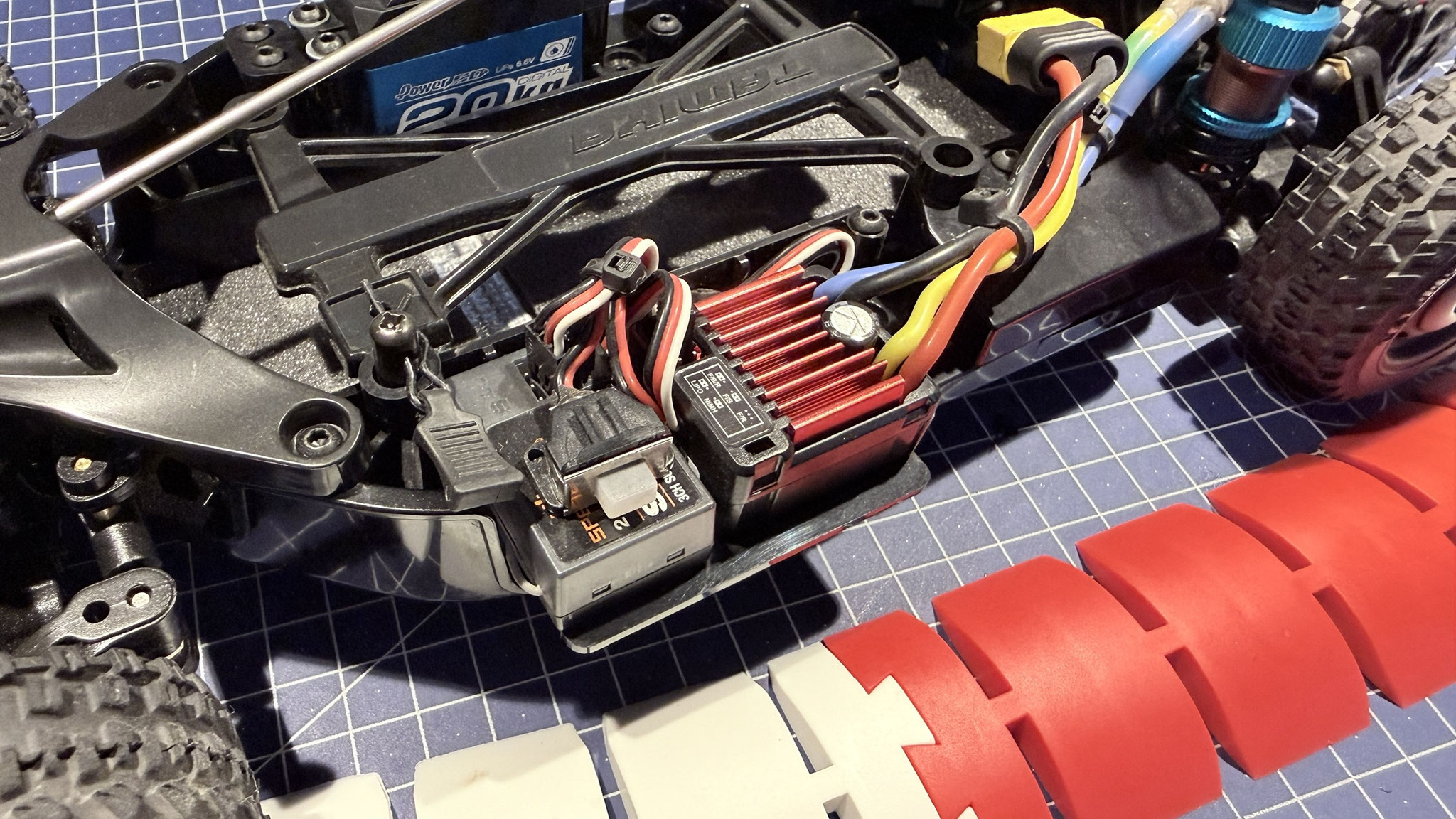Tamiya M-06, Carson Cup-Maschine, HobbyWing 1060