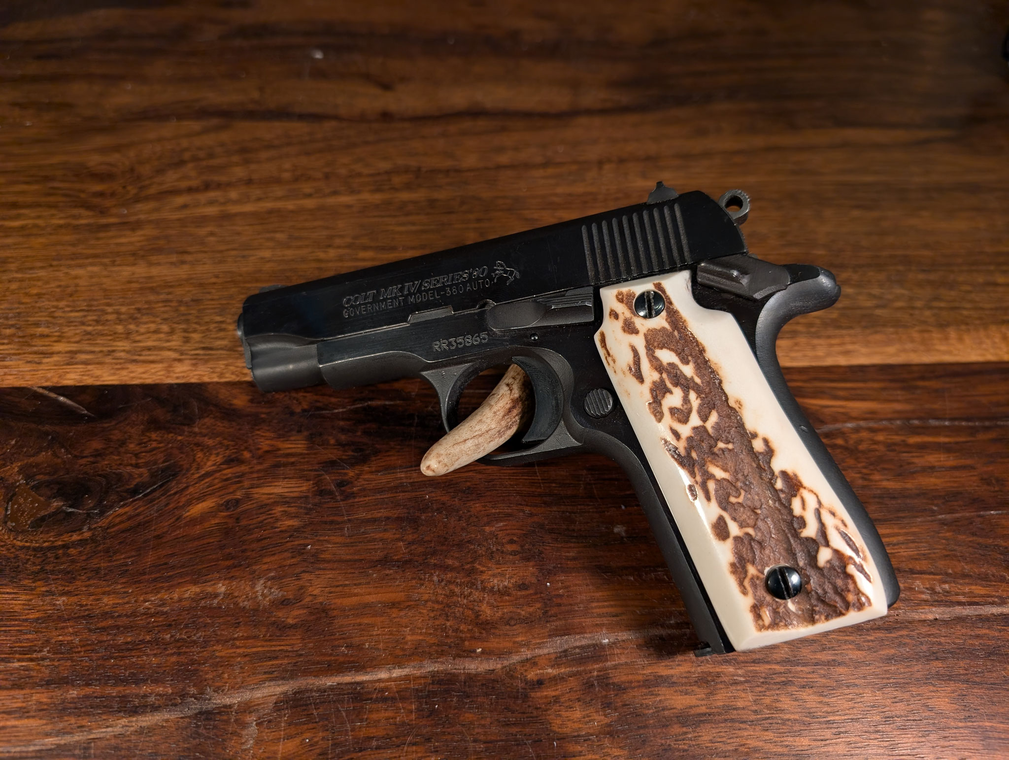 Colt Mustang