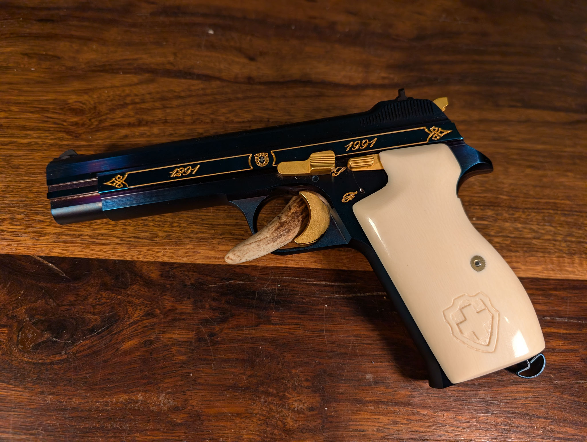 SIG 210