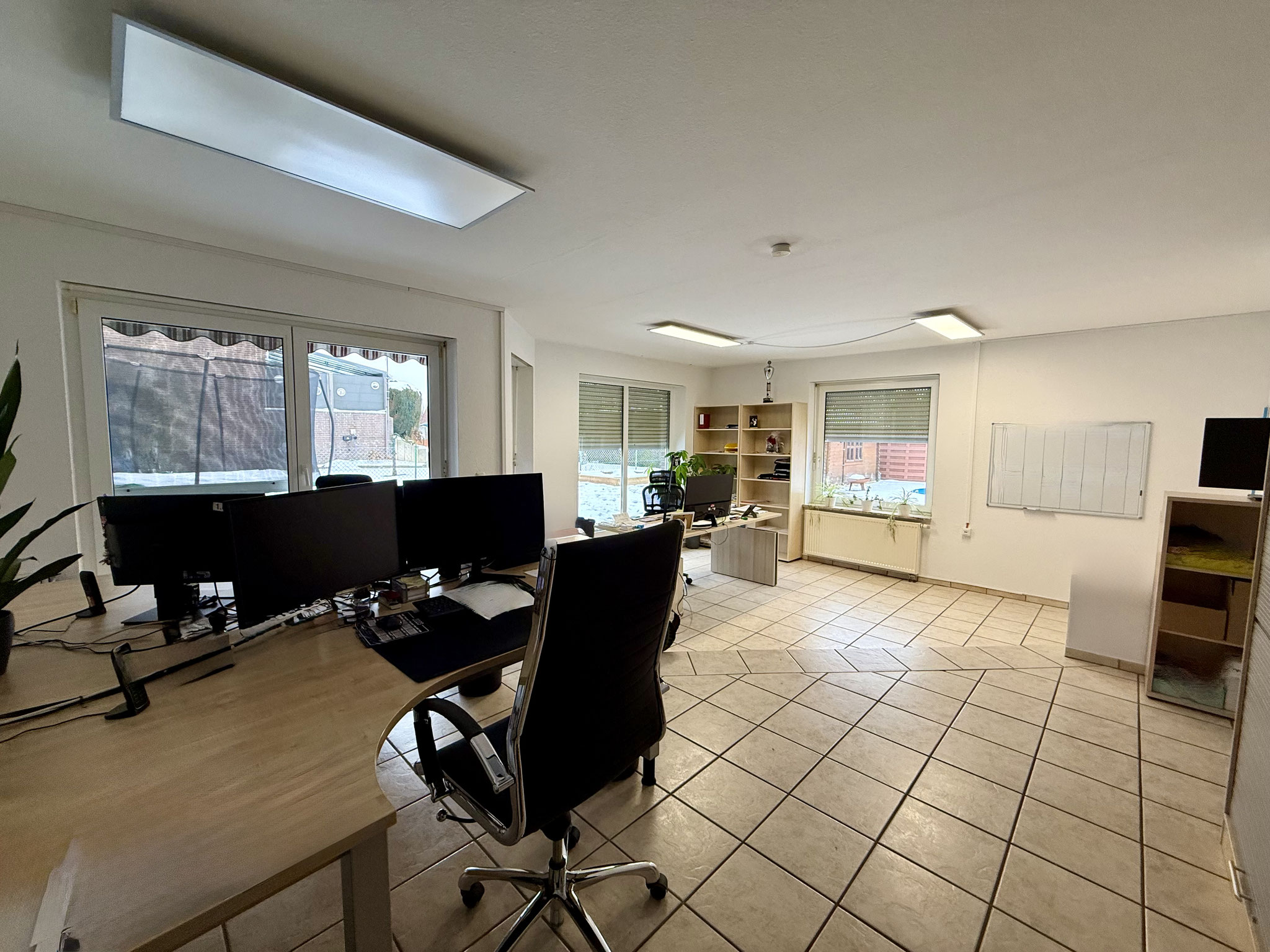 EG Wohnzimmer zurzeit Büro