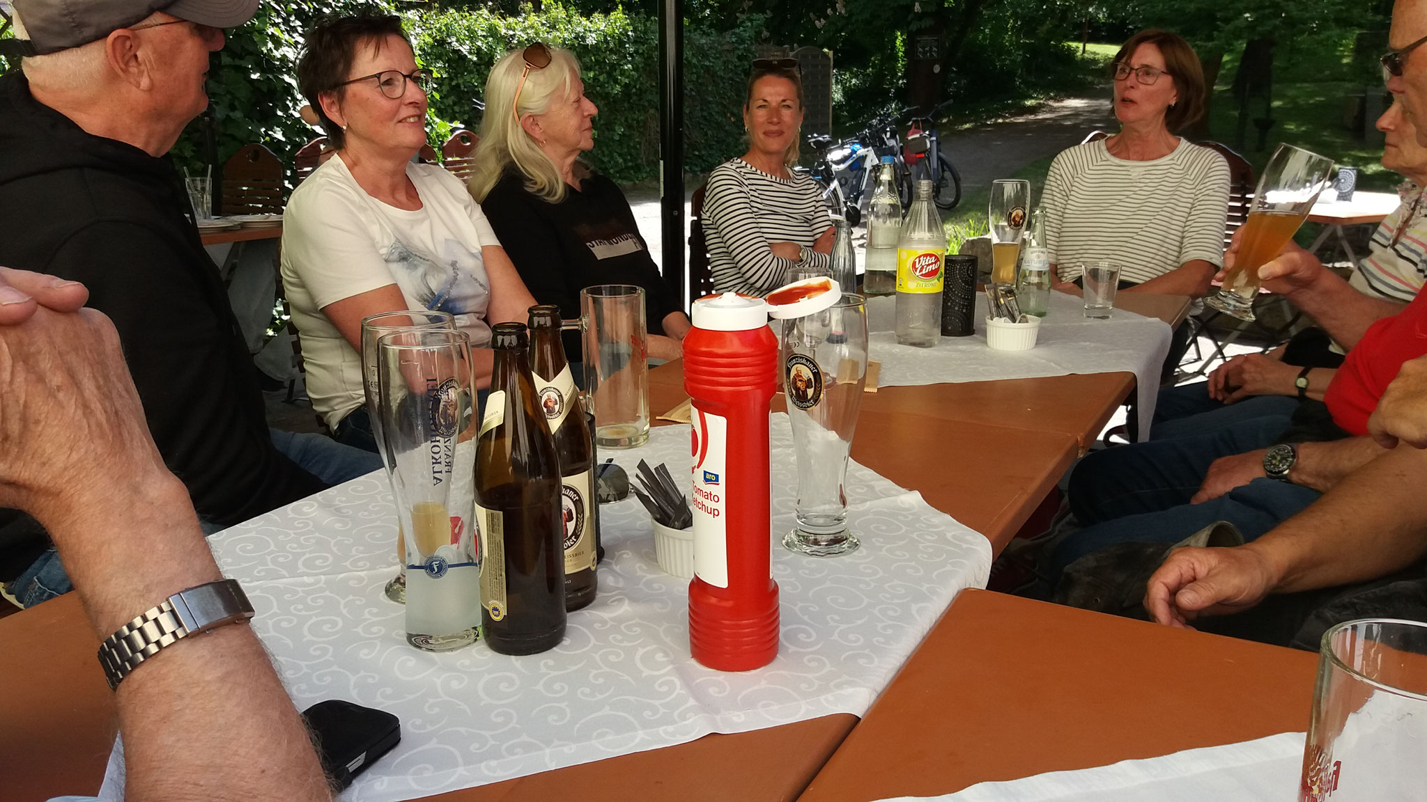 Mittagsrast in der Wasserburg in Westerburg