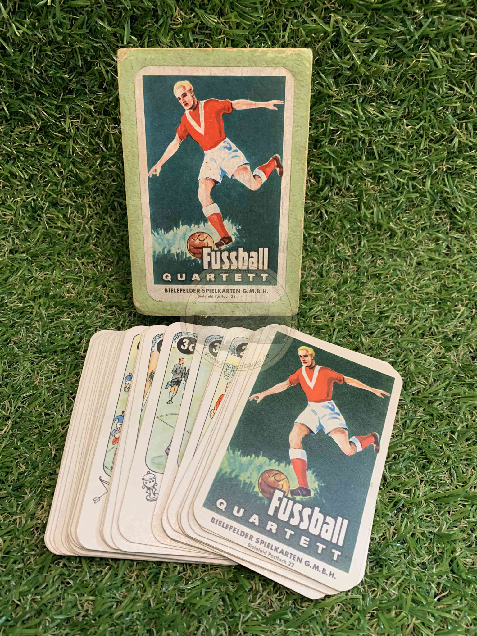 Fussball Quartett von der Bielefelder Spielkarten GmbH grüne eckige Hülle ca. 1958