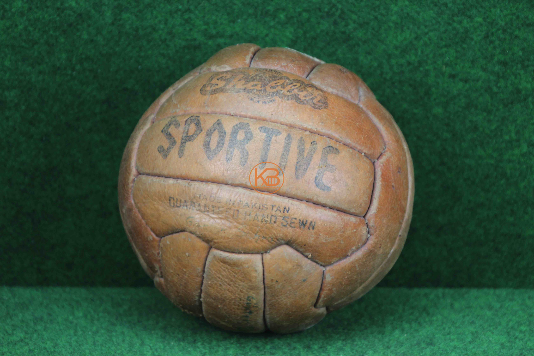 Alter Lederball "Sportive" aus den 1950ern