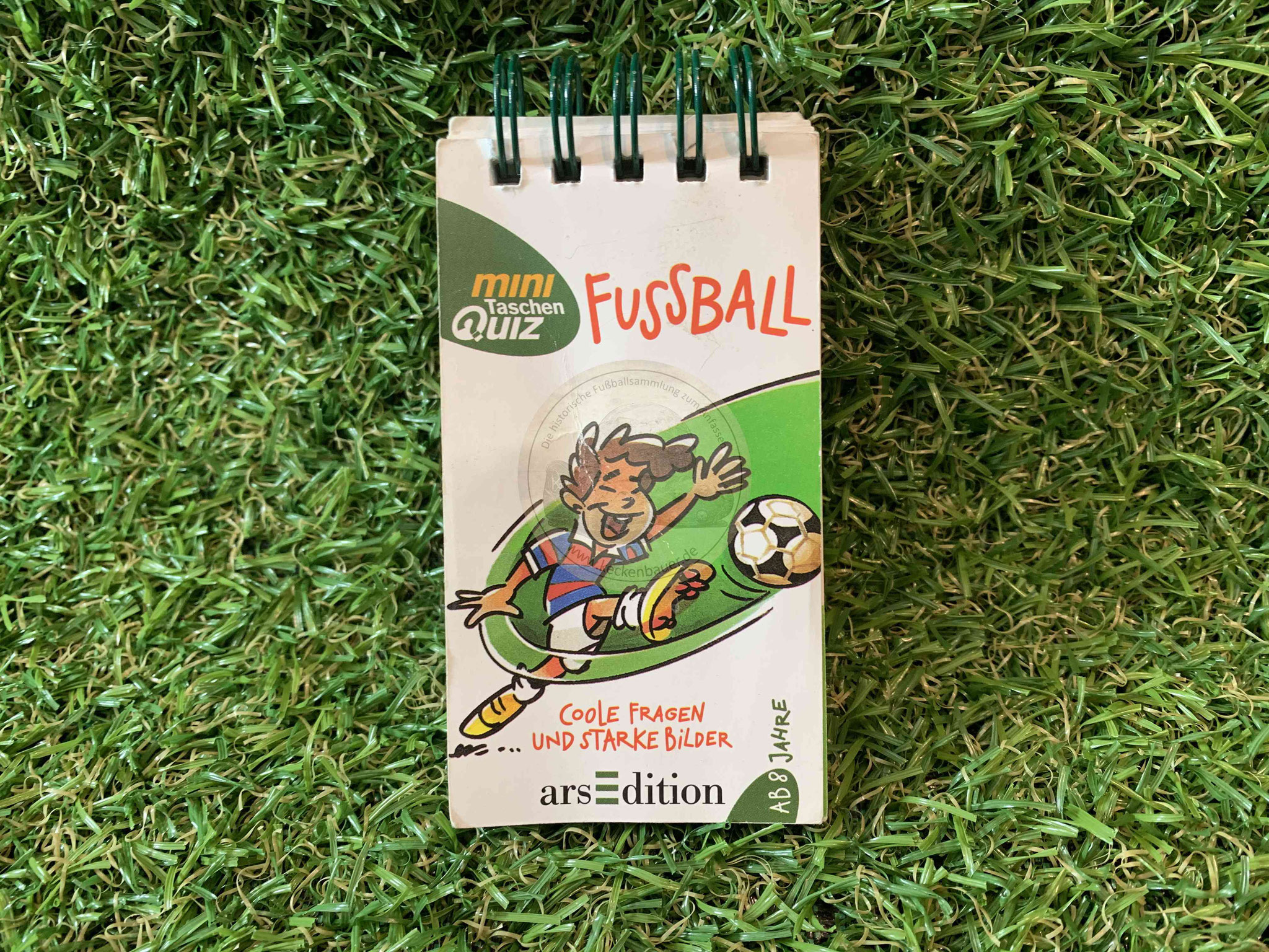Mini Taschen Quiz Fussball arsEdition