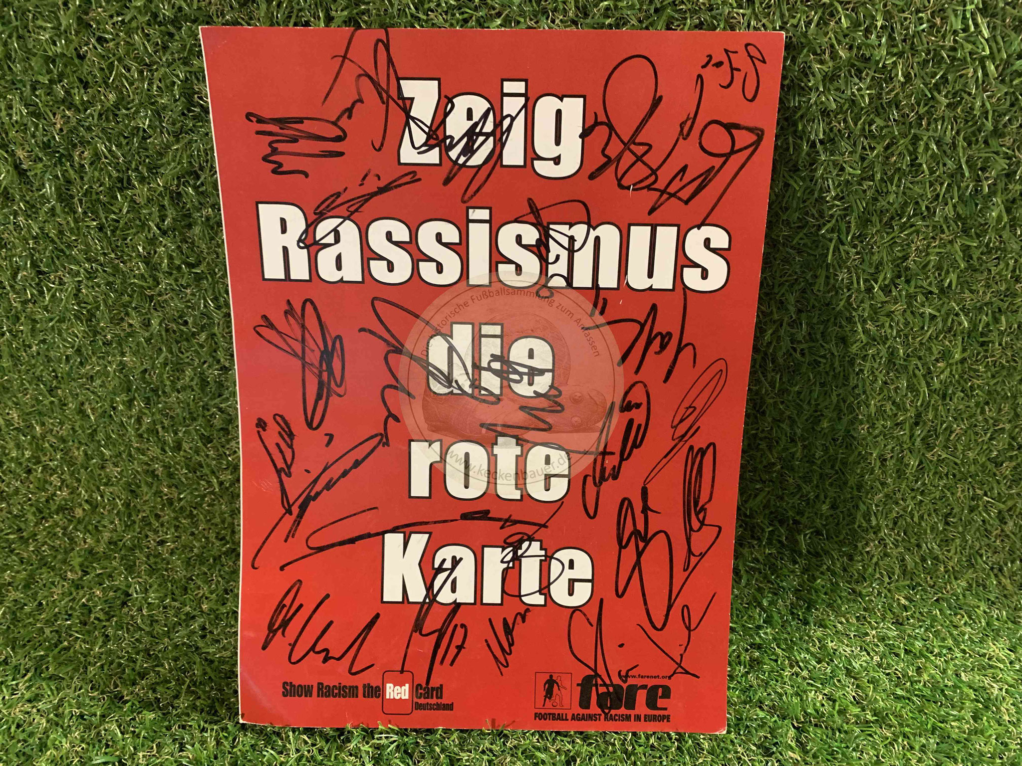 „Zeig Rassismus die Rote Karte“ mit original Unterschriften von Hannover 96