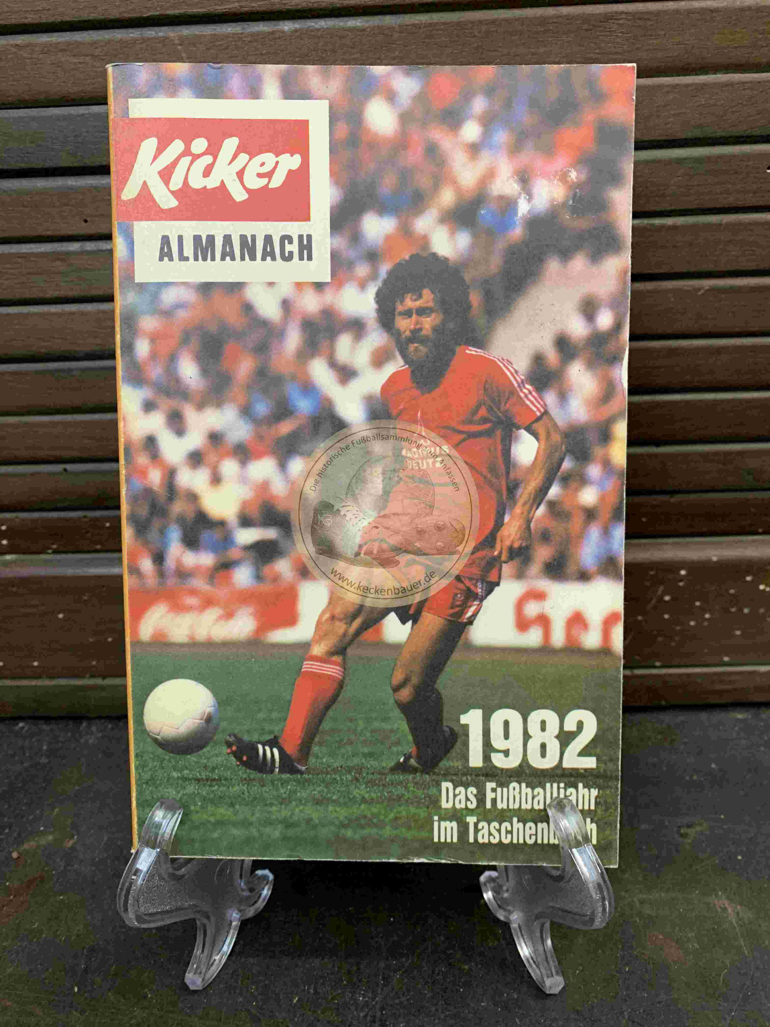 Kicker Almanach aus dem Jahr 1982