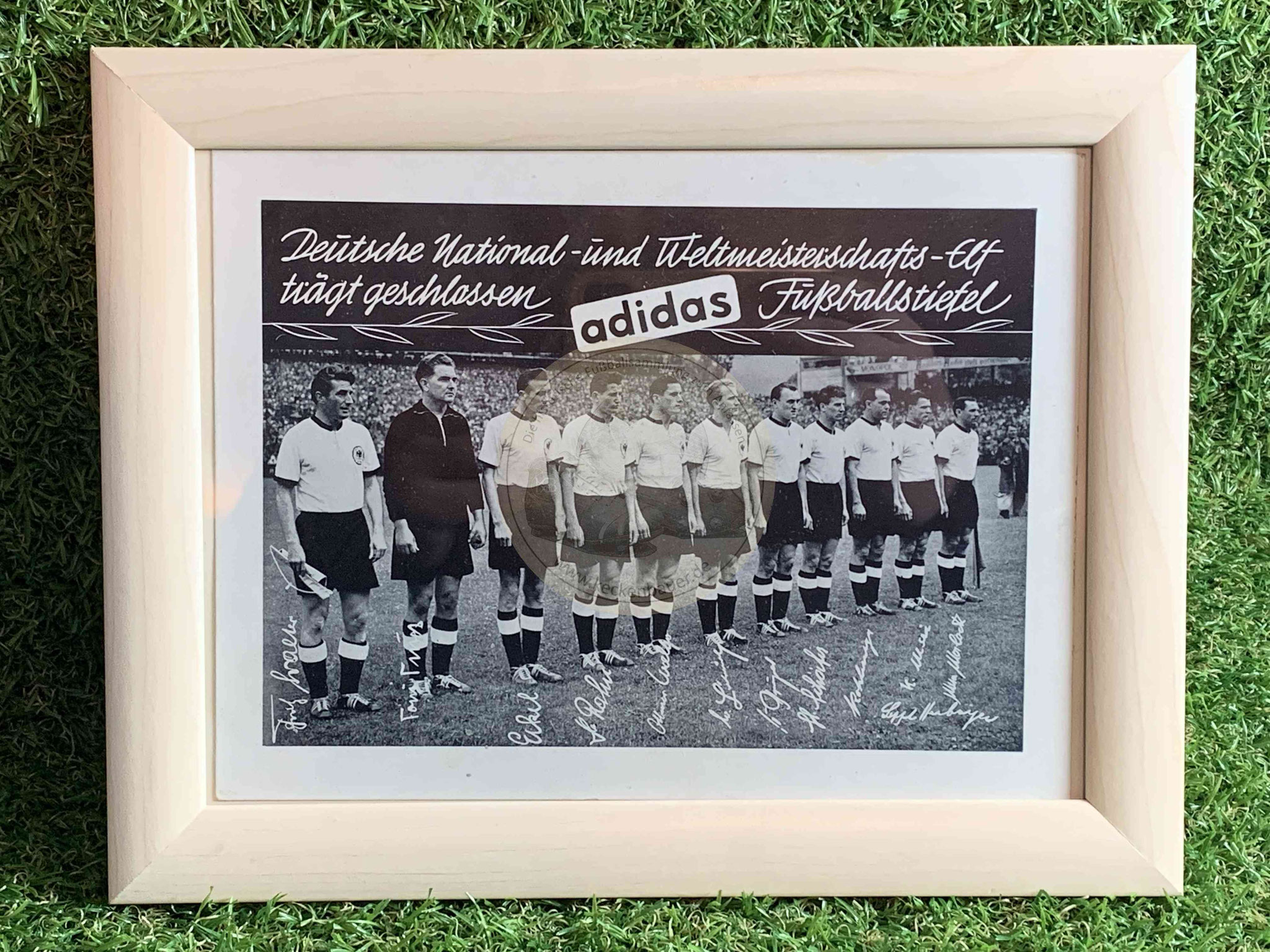 1954 Adidas Werbekarte mit der WM Mannschaft