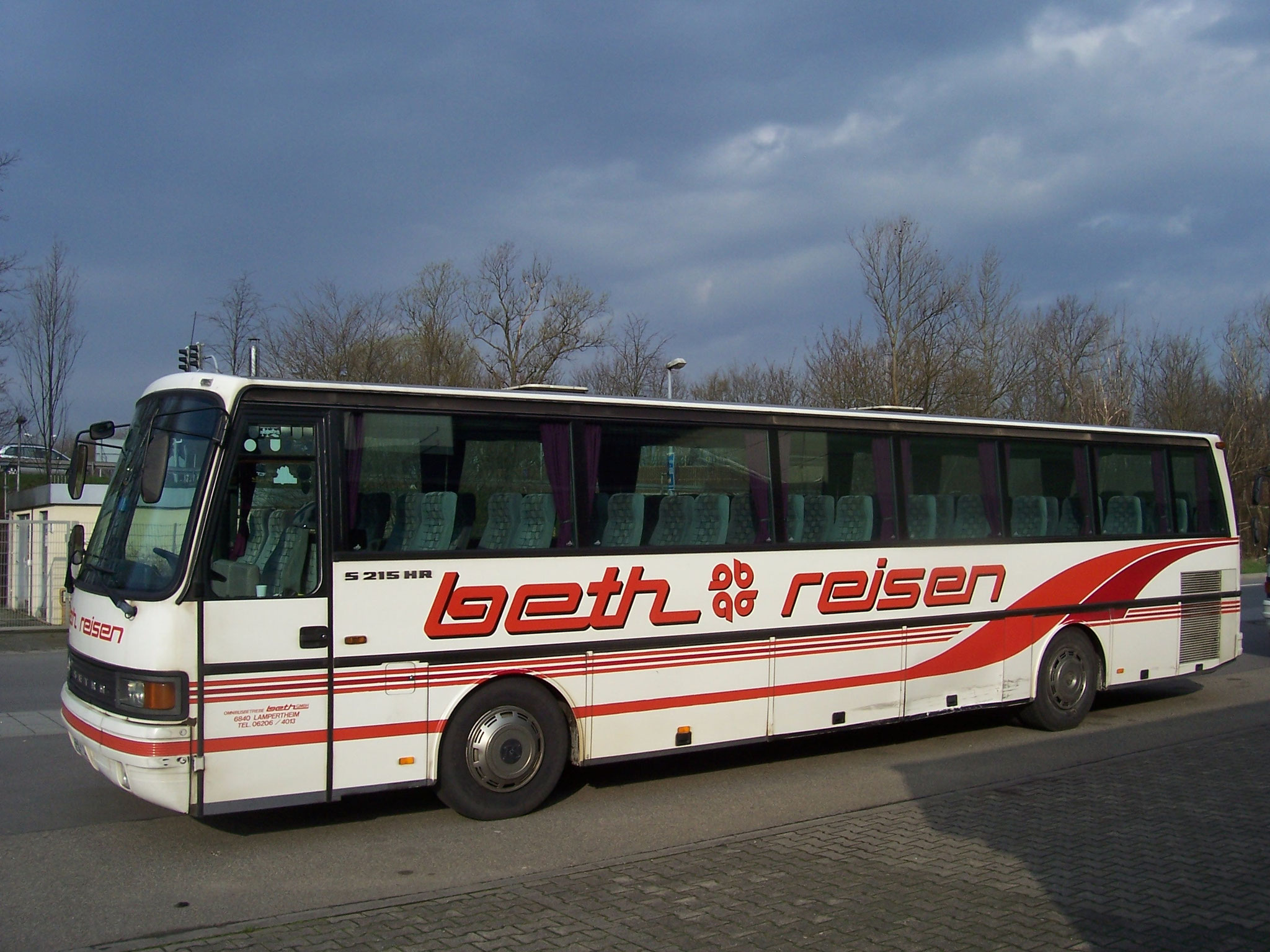 Setra S 215 HR