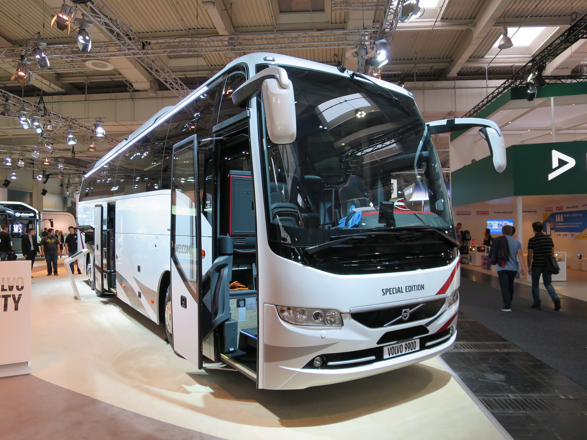 Volvo 9900
